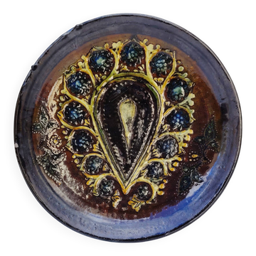 Decorative plate, glazed ceramic, floral design.
