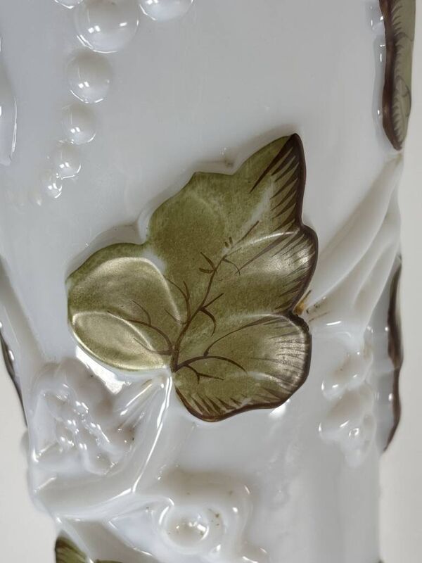 Baccarat  Vase Opaline XXL Décor Aux raisins 1860 19eme France