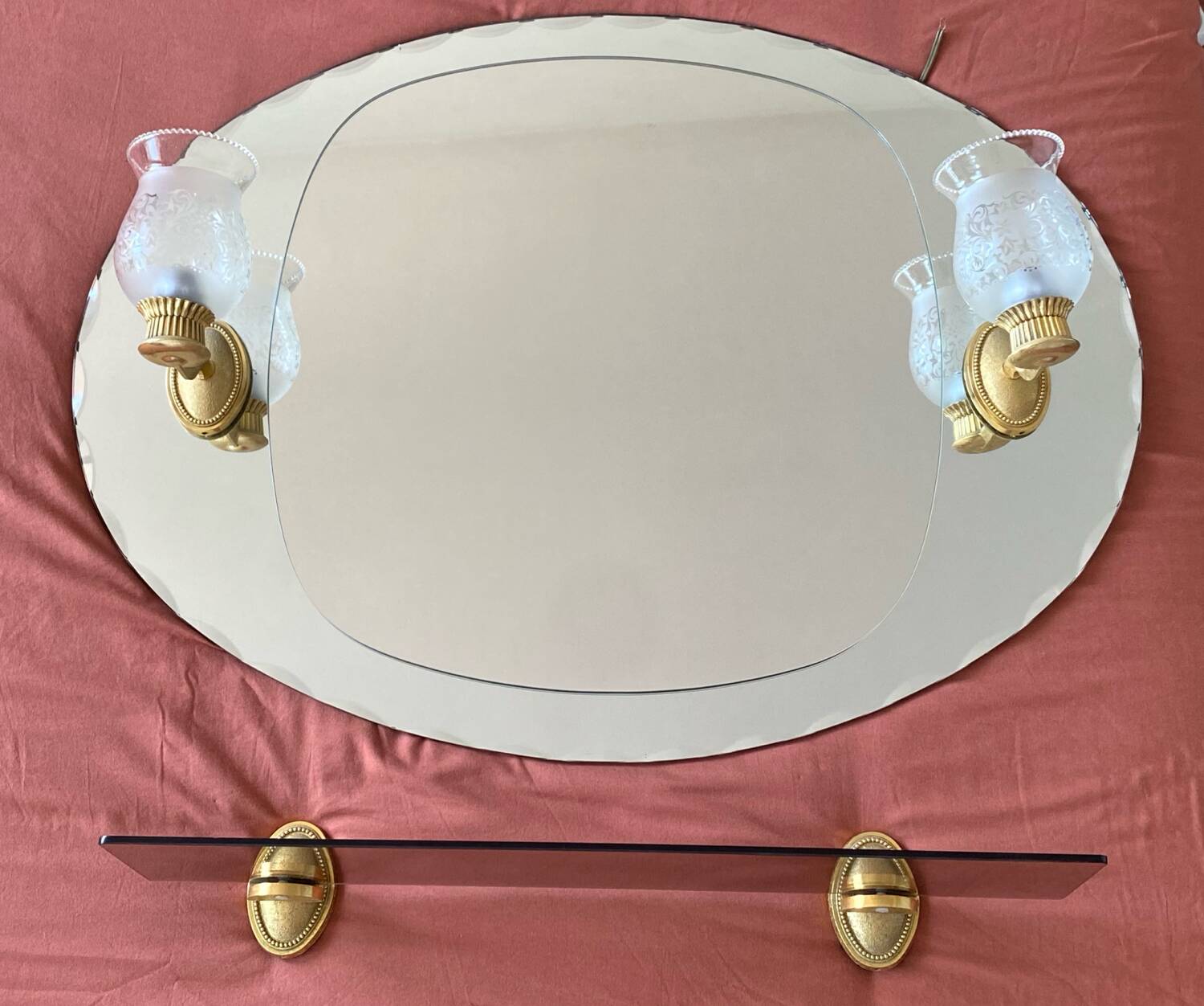 Miroir de salle de bain étagère et lampes
