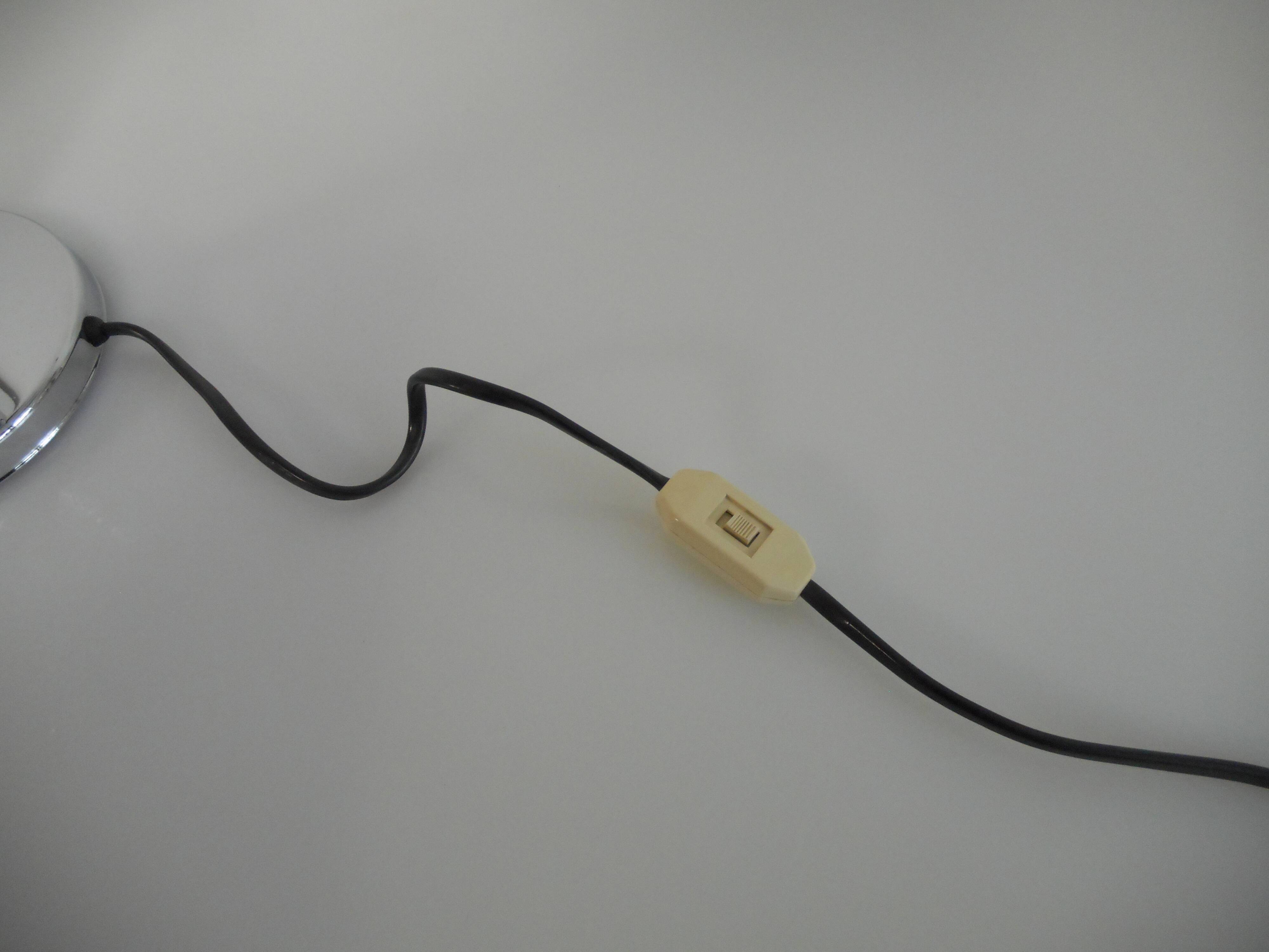 Red vintage design desk lamp