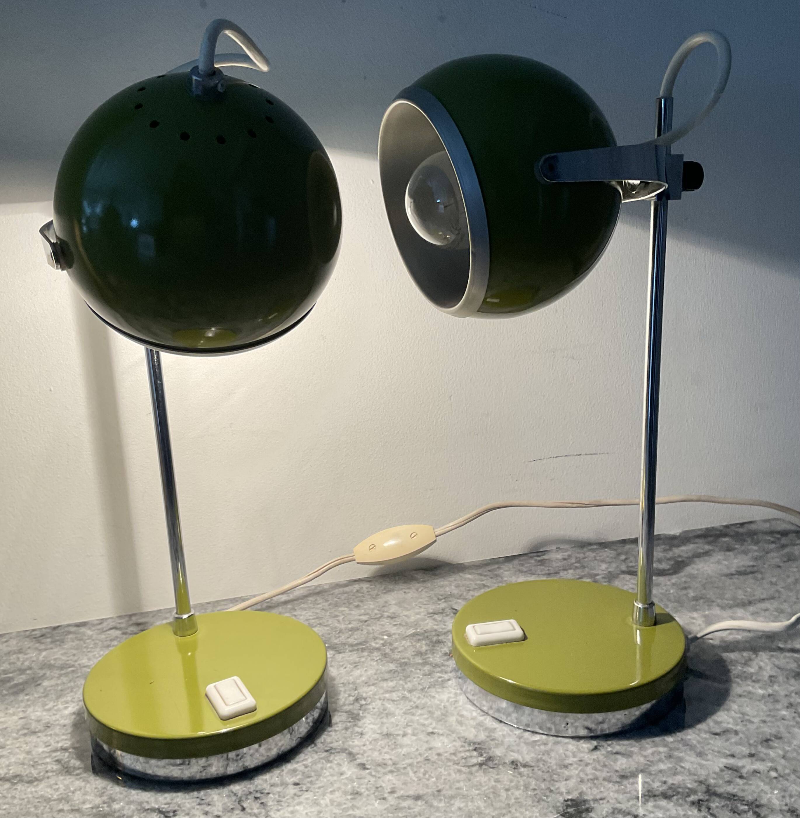 Paire de lampes EyeBall des années 70