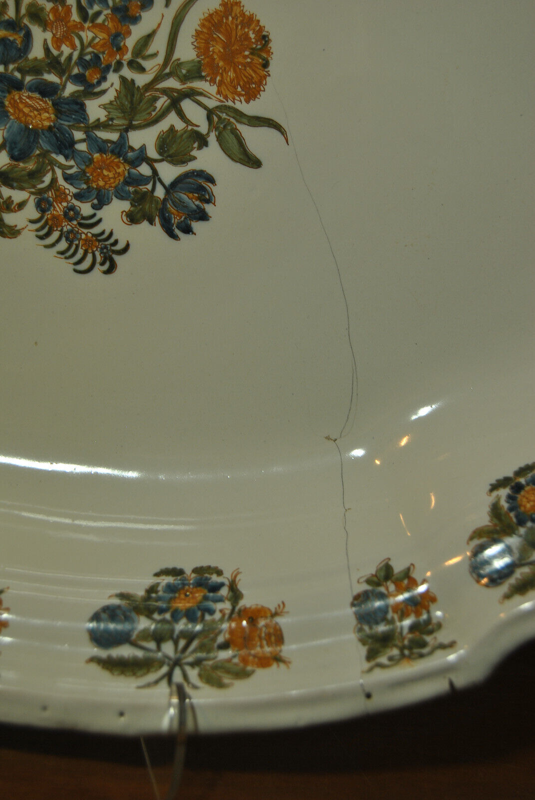 Flat ewer basin earthenware Moustiers Sud France 18th century flower solanée