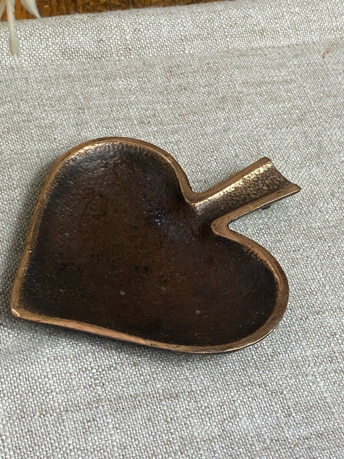 Bronze spade and diamond ashtrays