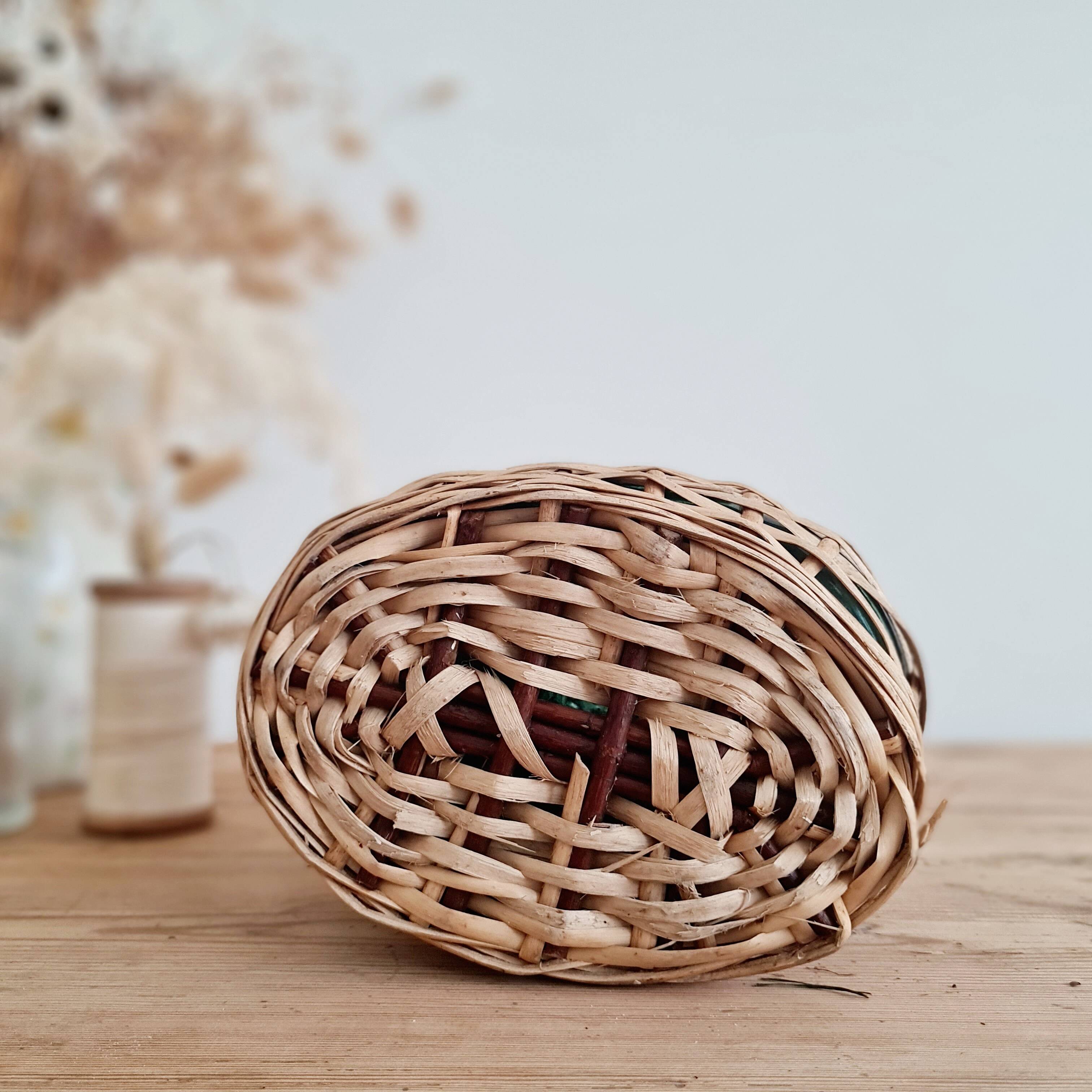 Glass and rattan demijohn carboy