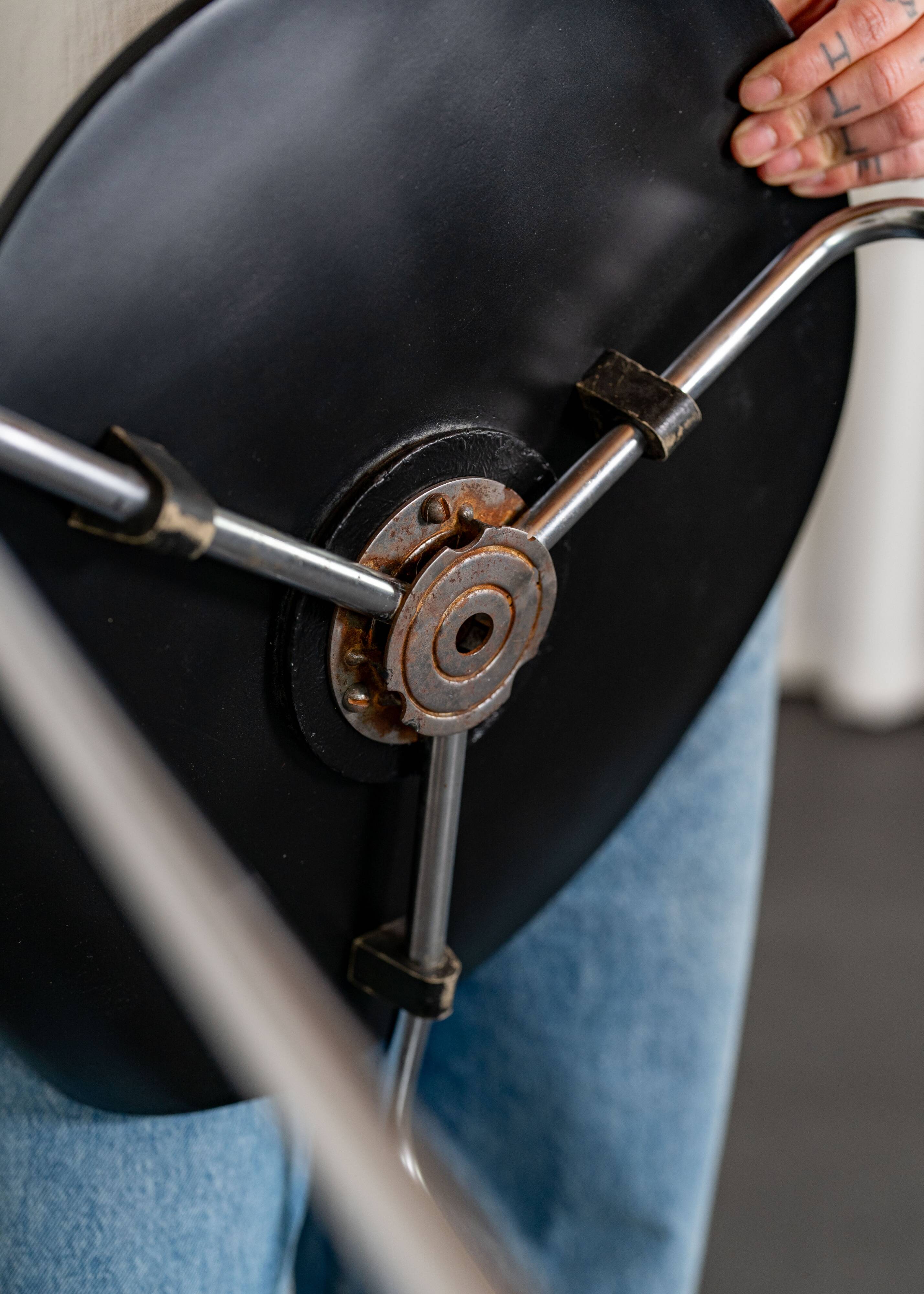 Arne Jacobsen tripod ant chair for Fritz Hansen