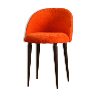 Vintage red mmount chair