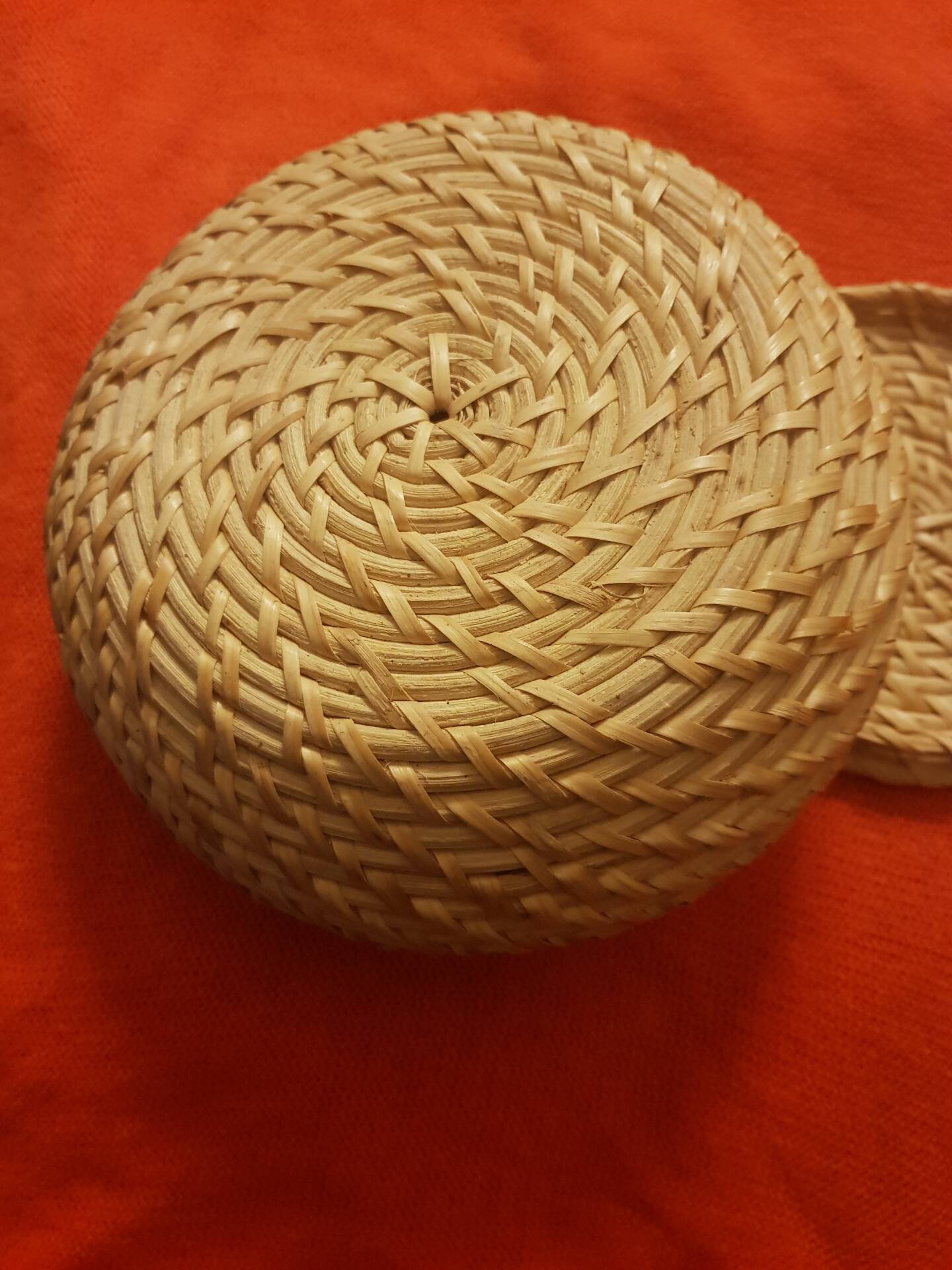 Round woven bamboo box with lid