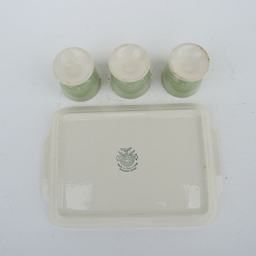 3 antique egg cups on a ceramic tray – Villeroy Boch