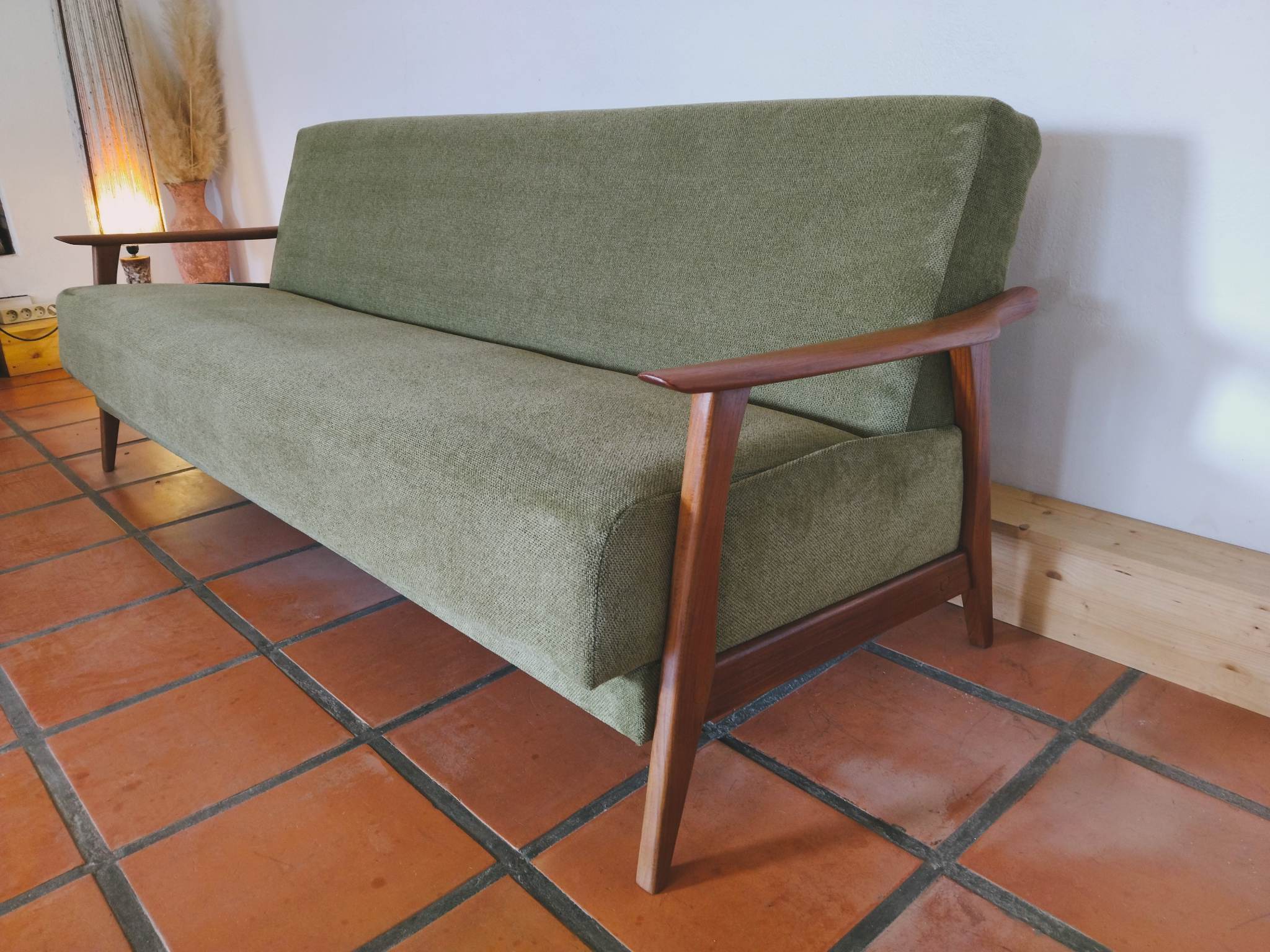 Scandinavian day bed sofa