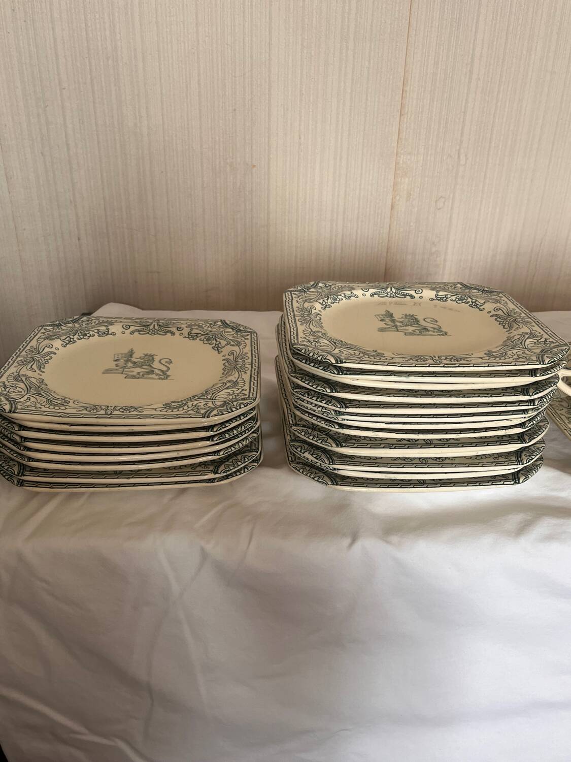 Lot of old saint-amand earthenware, fontana model – very good condition