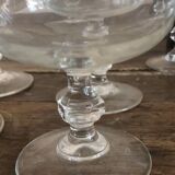 10 champagne glasses
