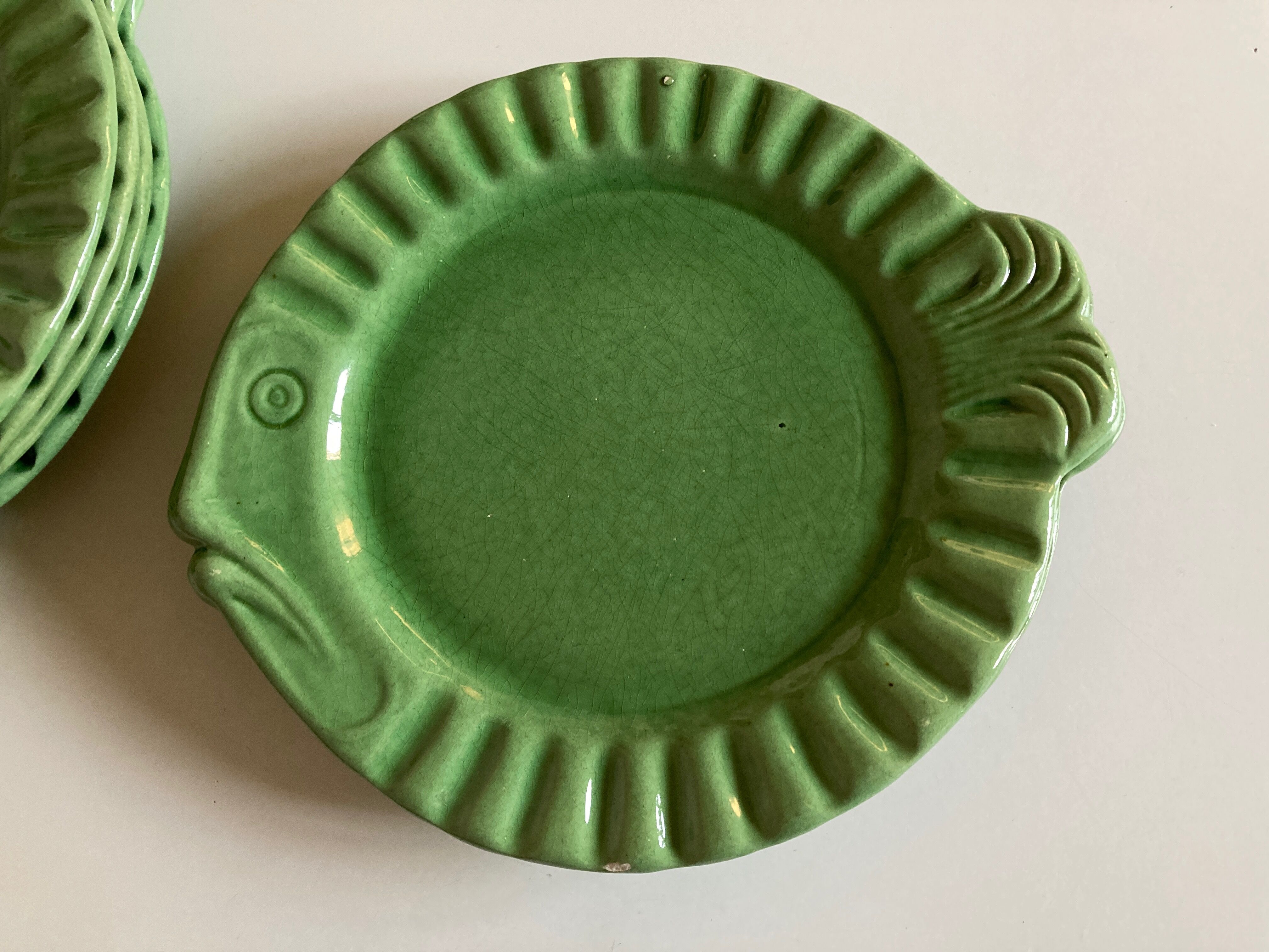 Set de 6 assiettes en terre vernissée vert Atelier Cérenne Vallauris 1945 - 1958