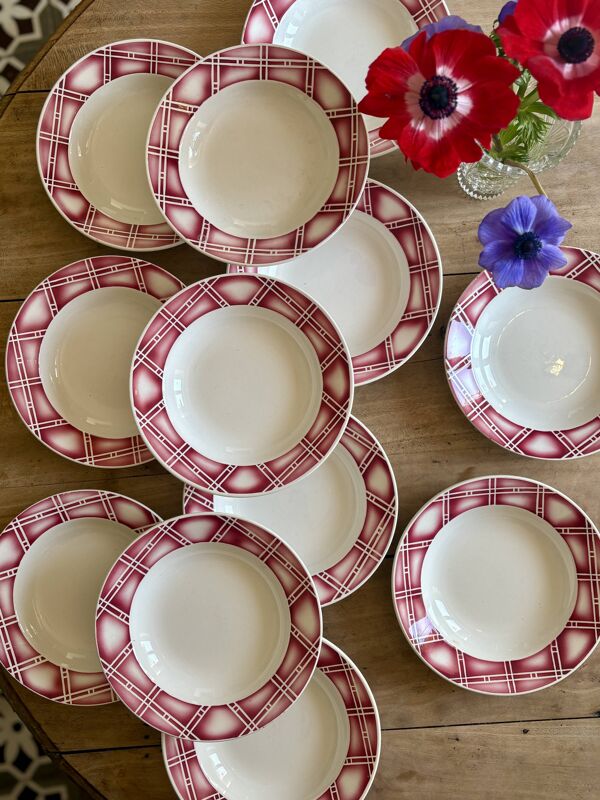 Lot de 12 assiettes creuses anciennes modèle Rostand de Sarreguemines
