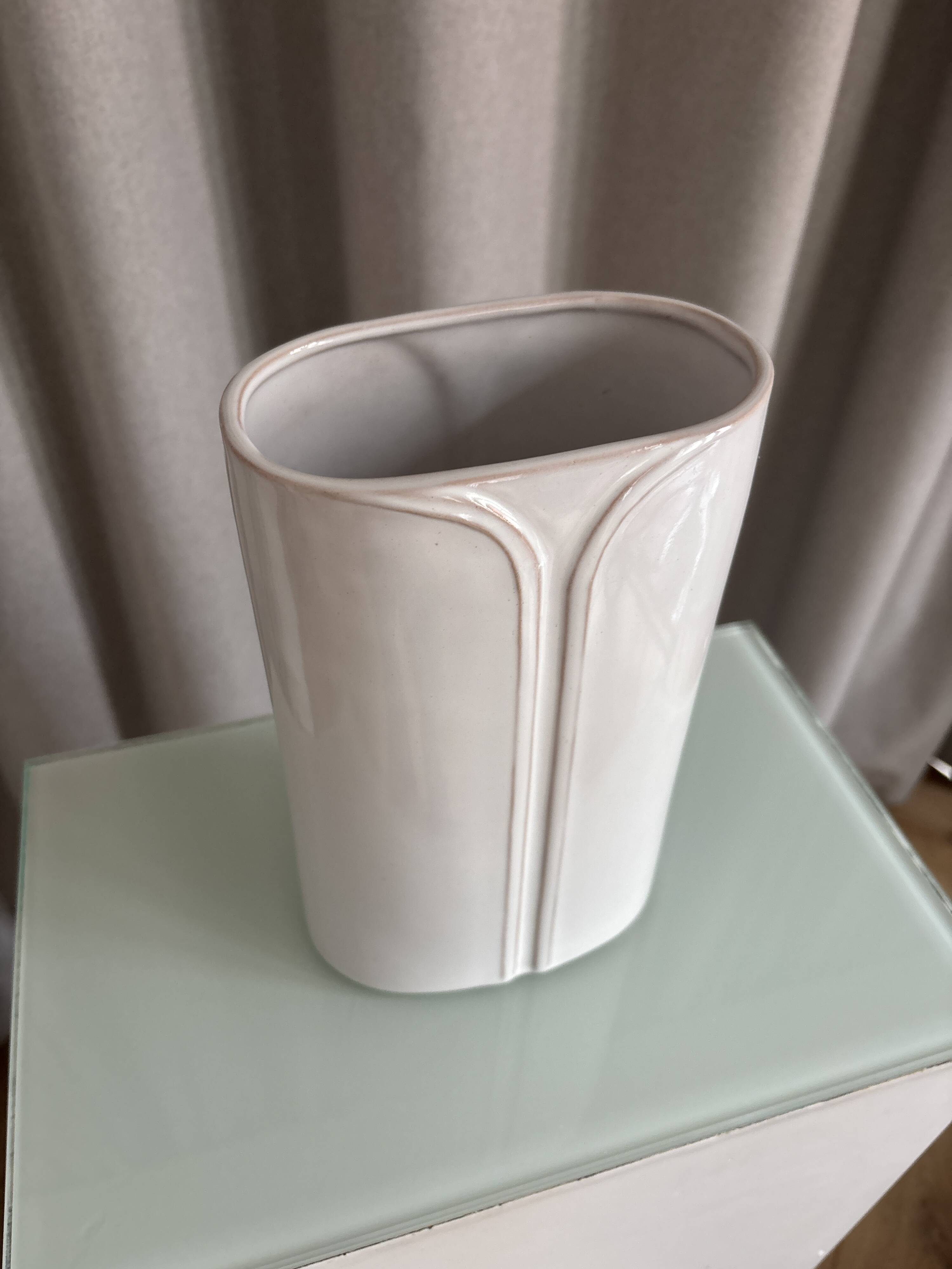 Minimalist vase