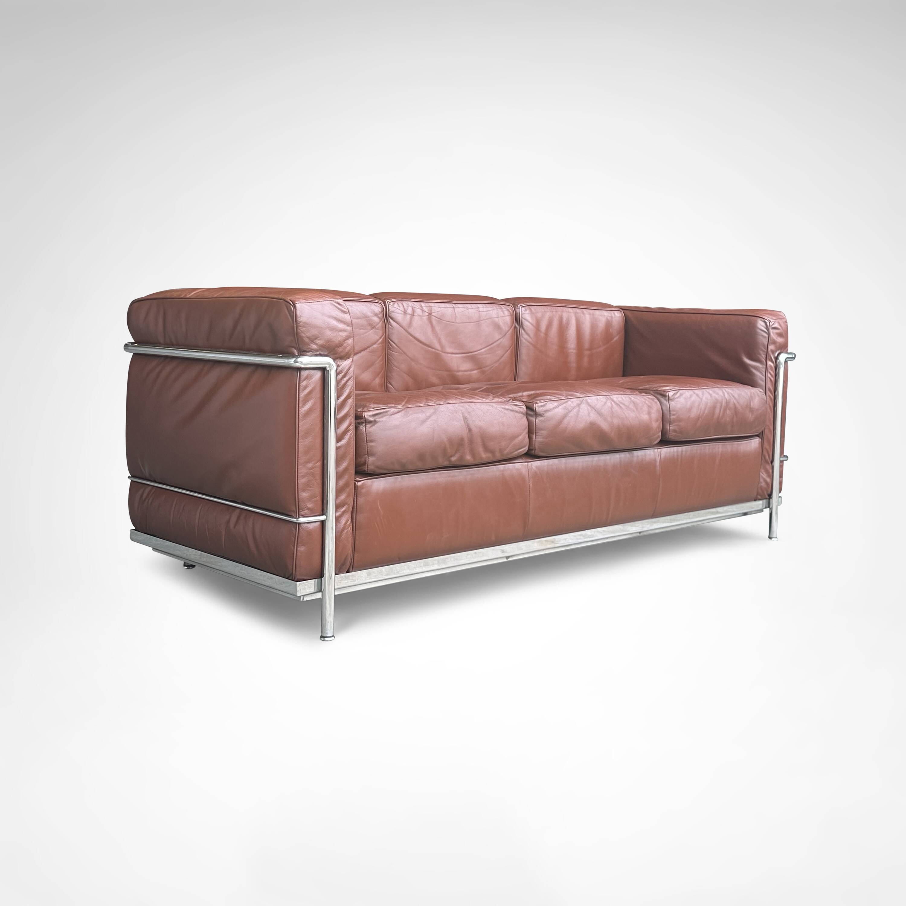 Early production LC2 leather 3-seater sofa by Le Corbusier Cassina 1970s