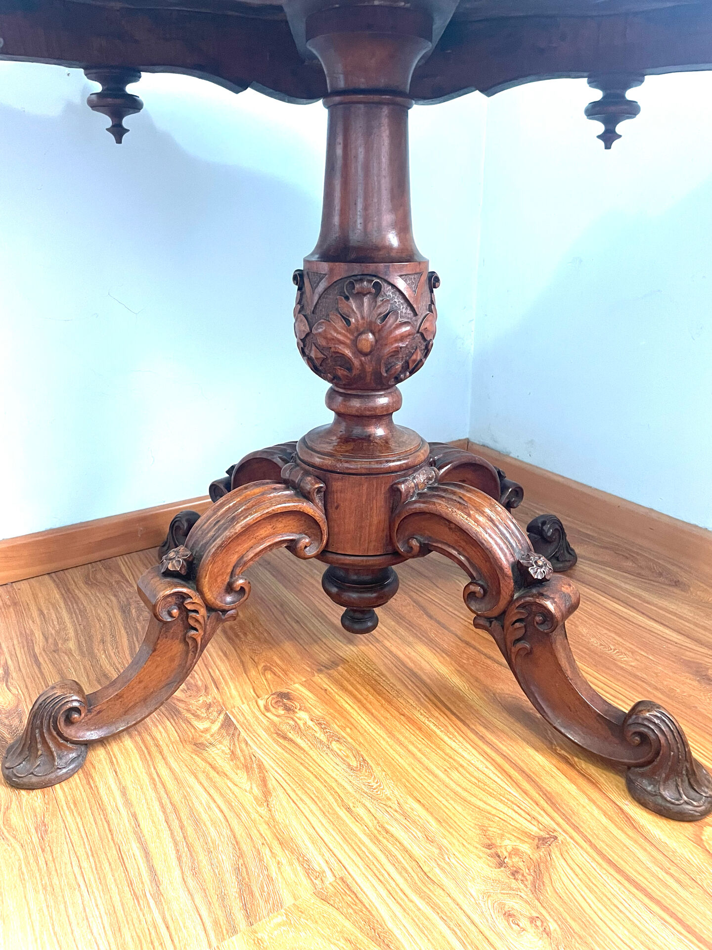 19th Century Victorian Walnut Coffee Table - Hand Carved