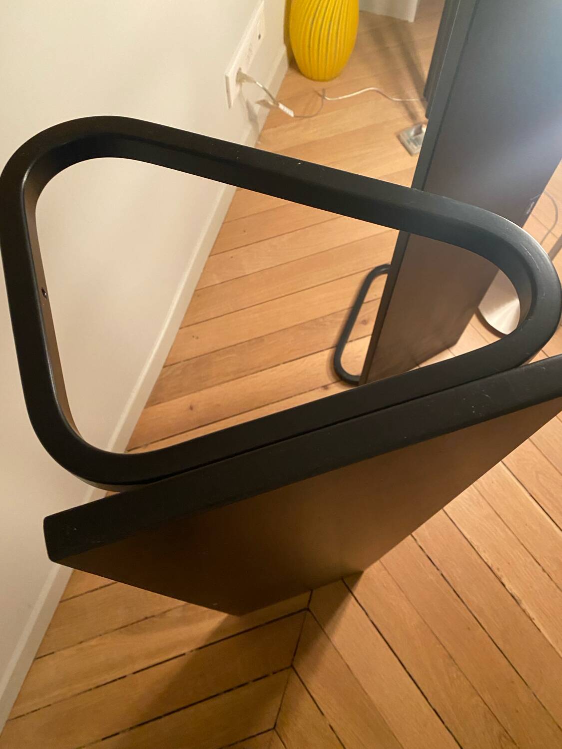 2 Artek 112 B Alvaar Alto design black shelves