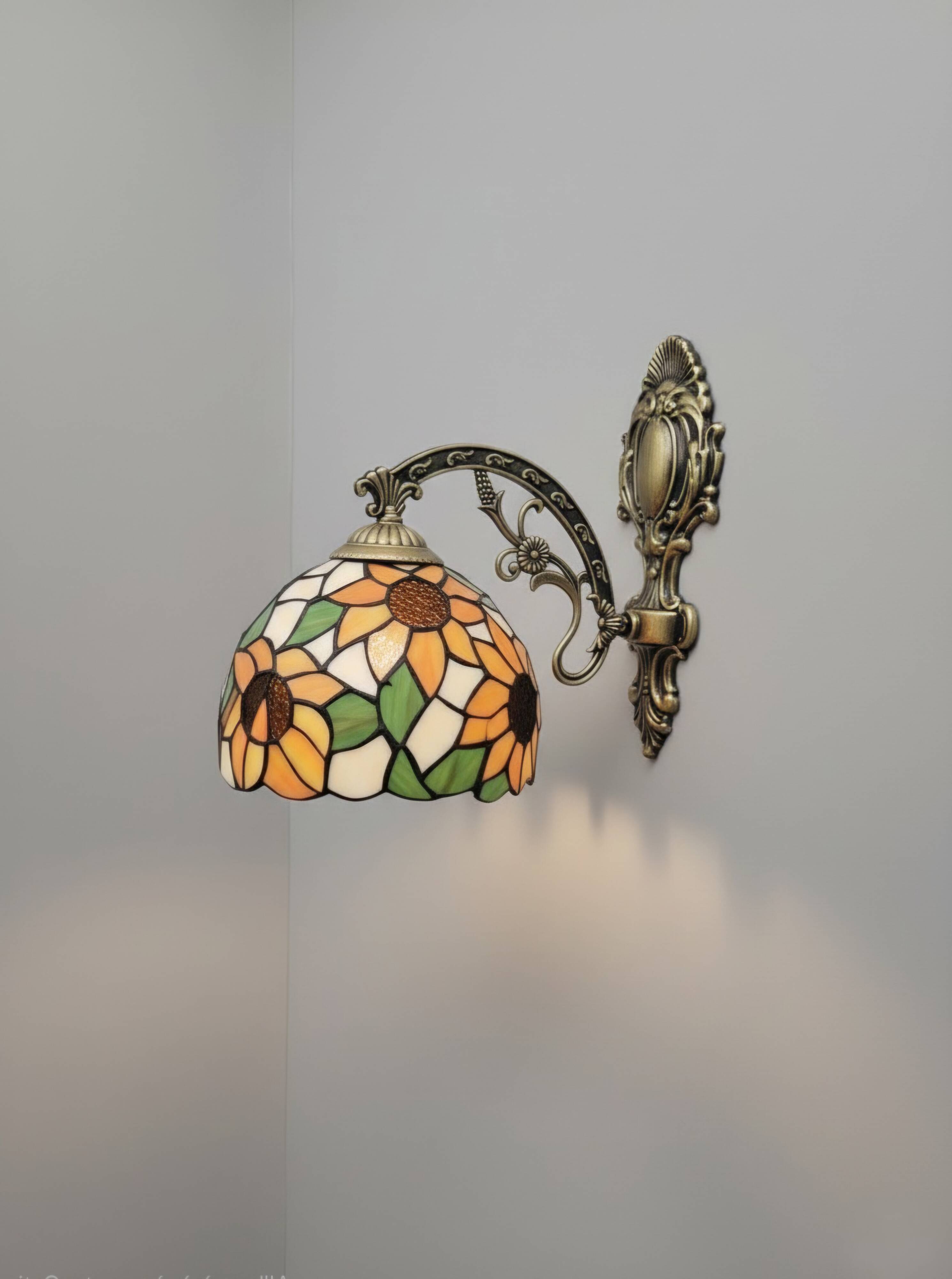 Tiffany style wall lamp