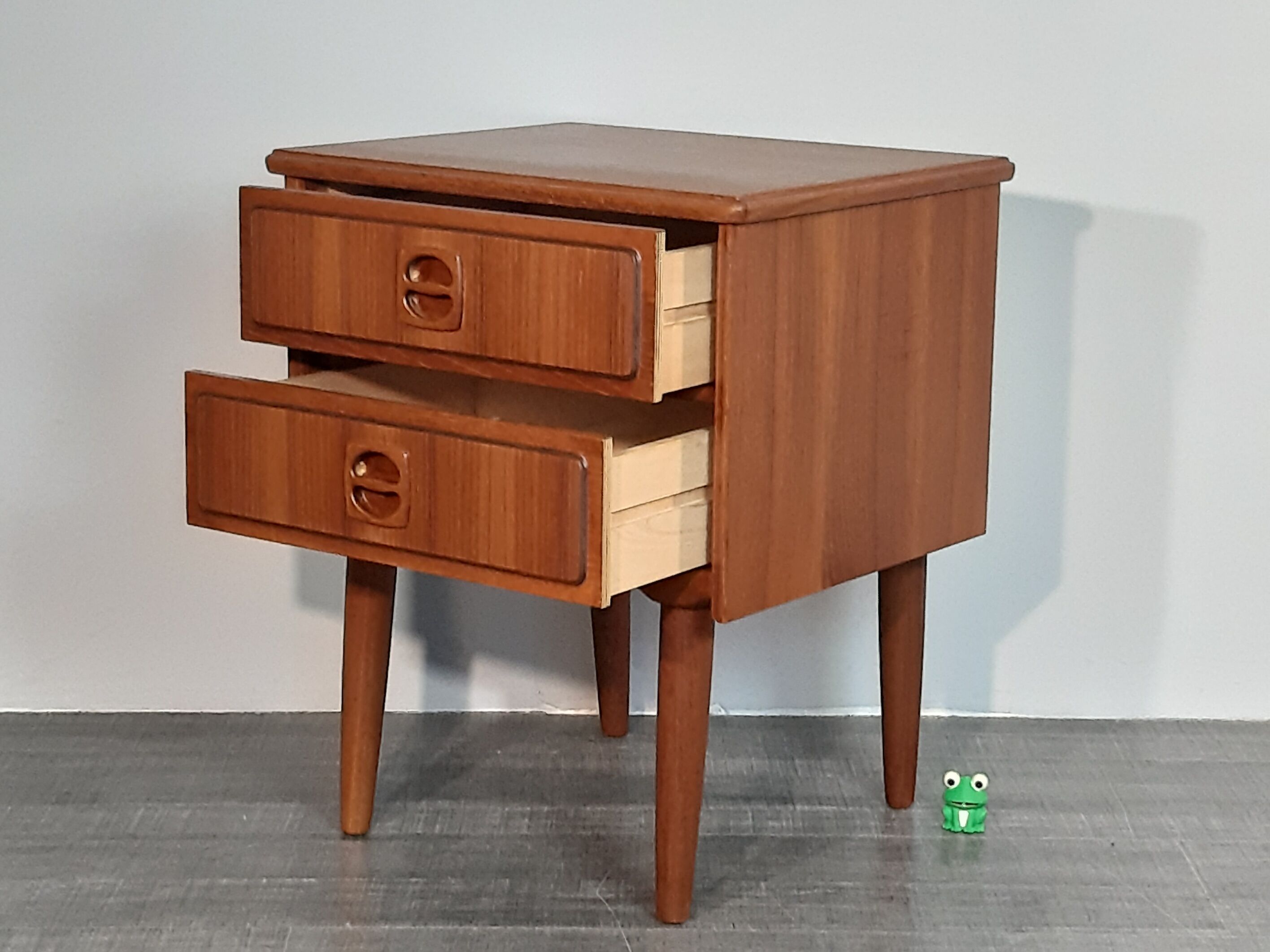 Danish beside tables in teck 2 drawers, scandinavian 1960