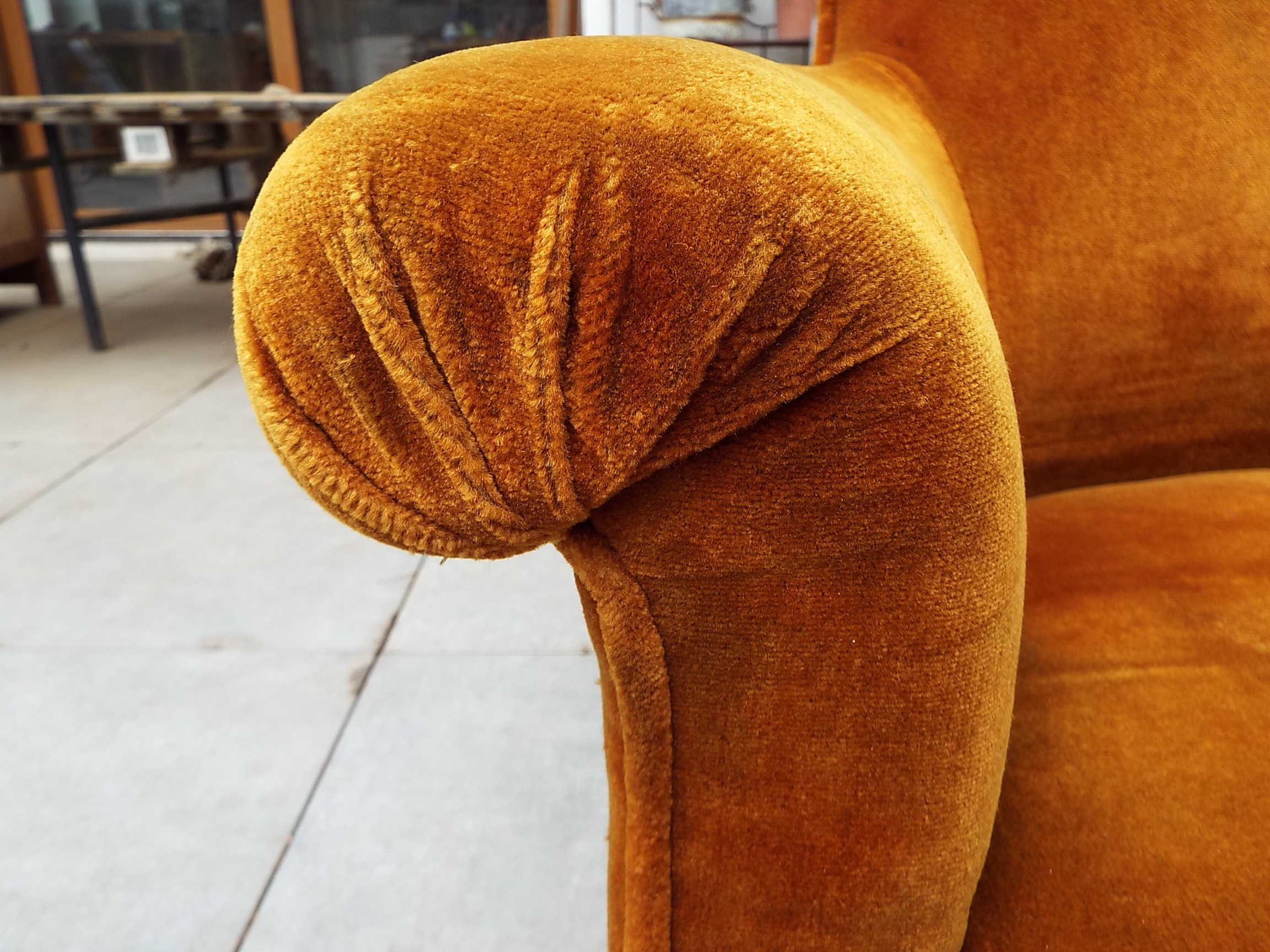 Toad armchair