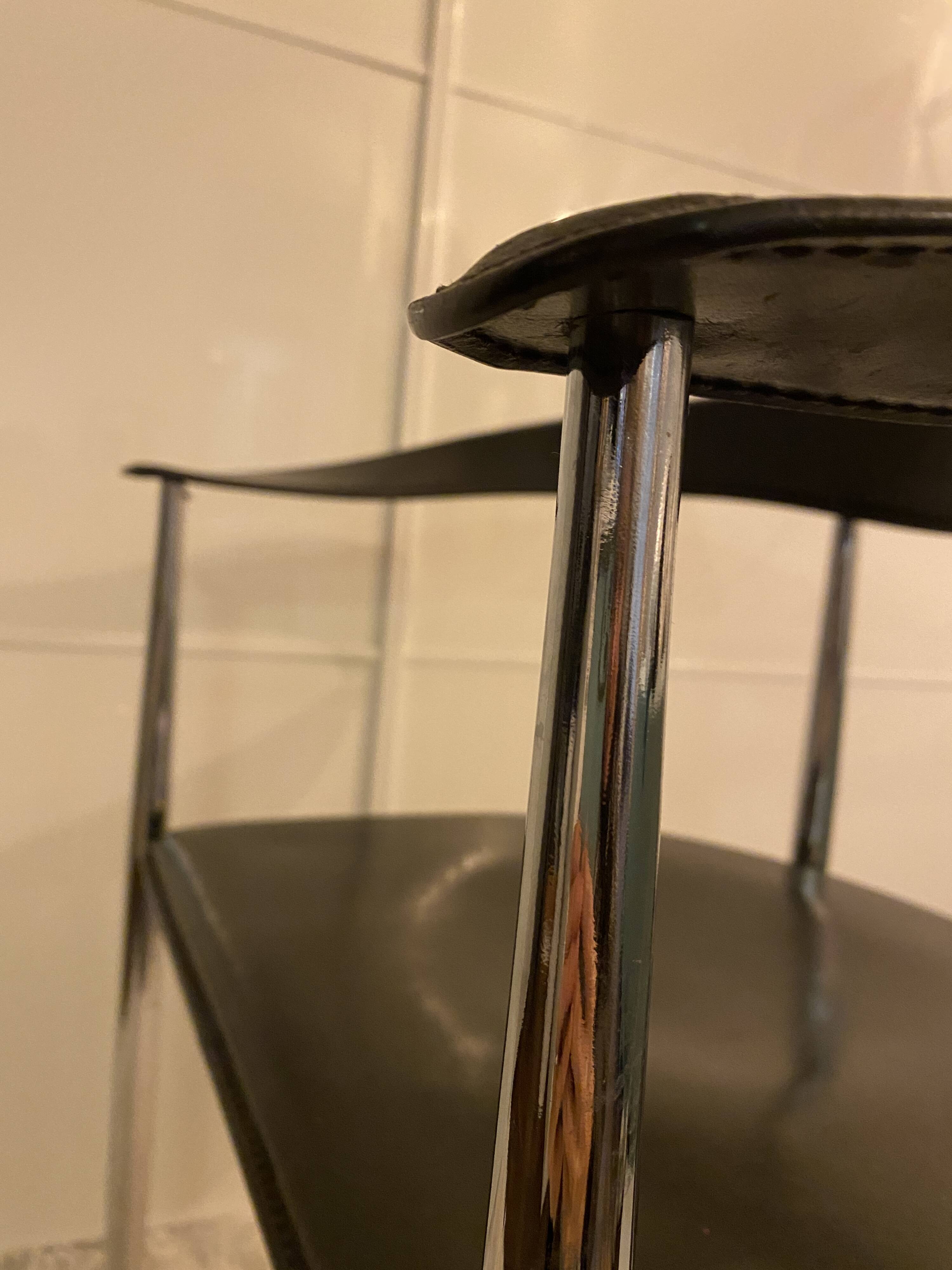 Set of 6 vintage arper chrome leather chairs