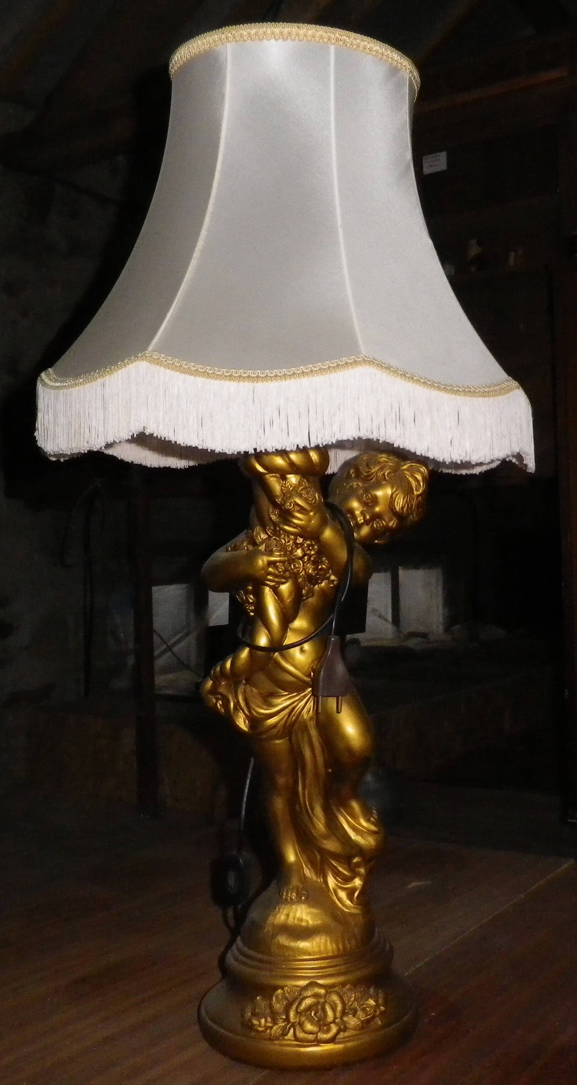 lampe ange plâtre doré