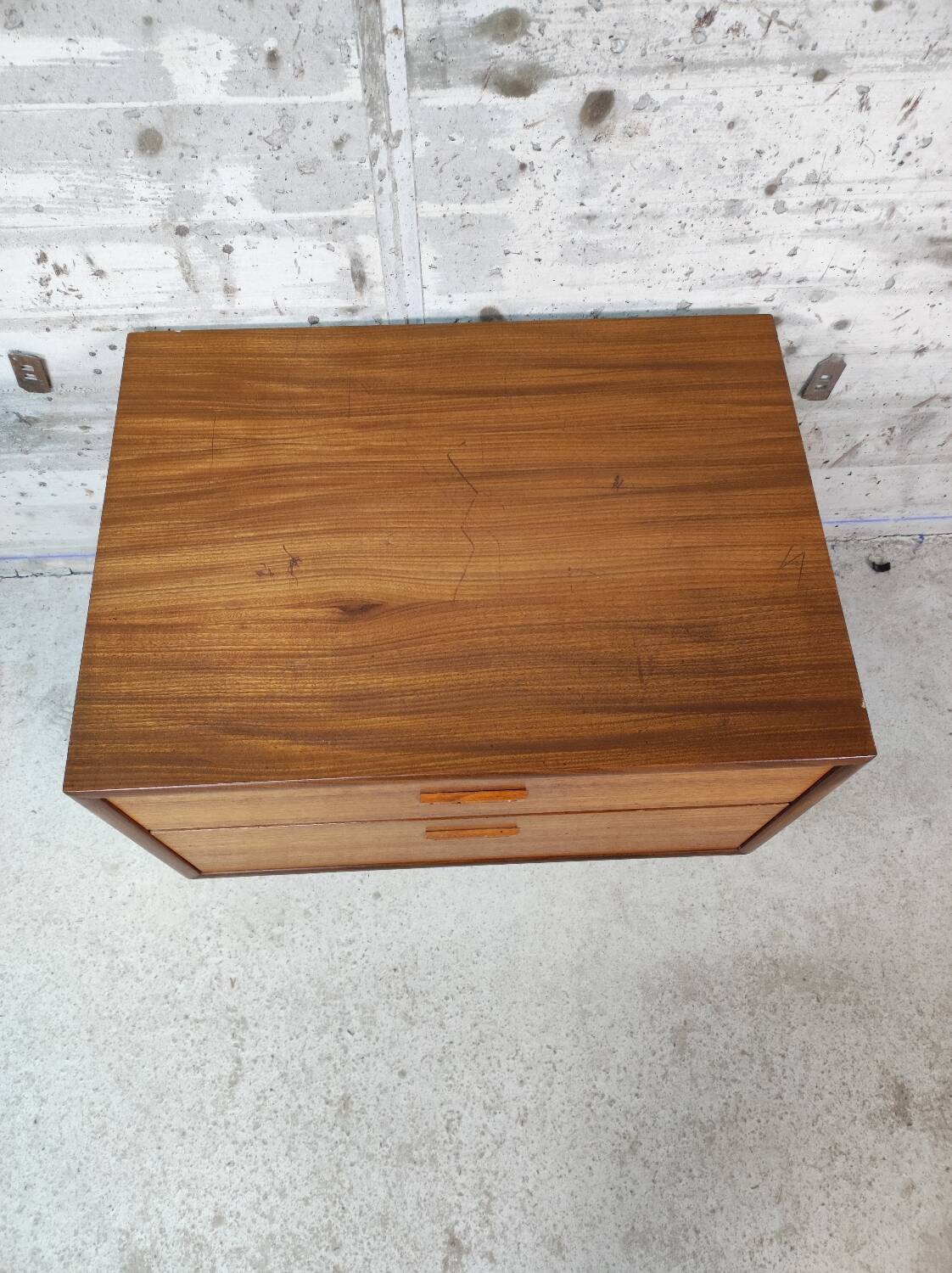 Vintage storage unit