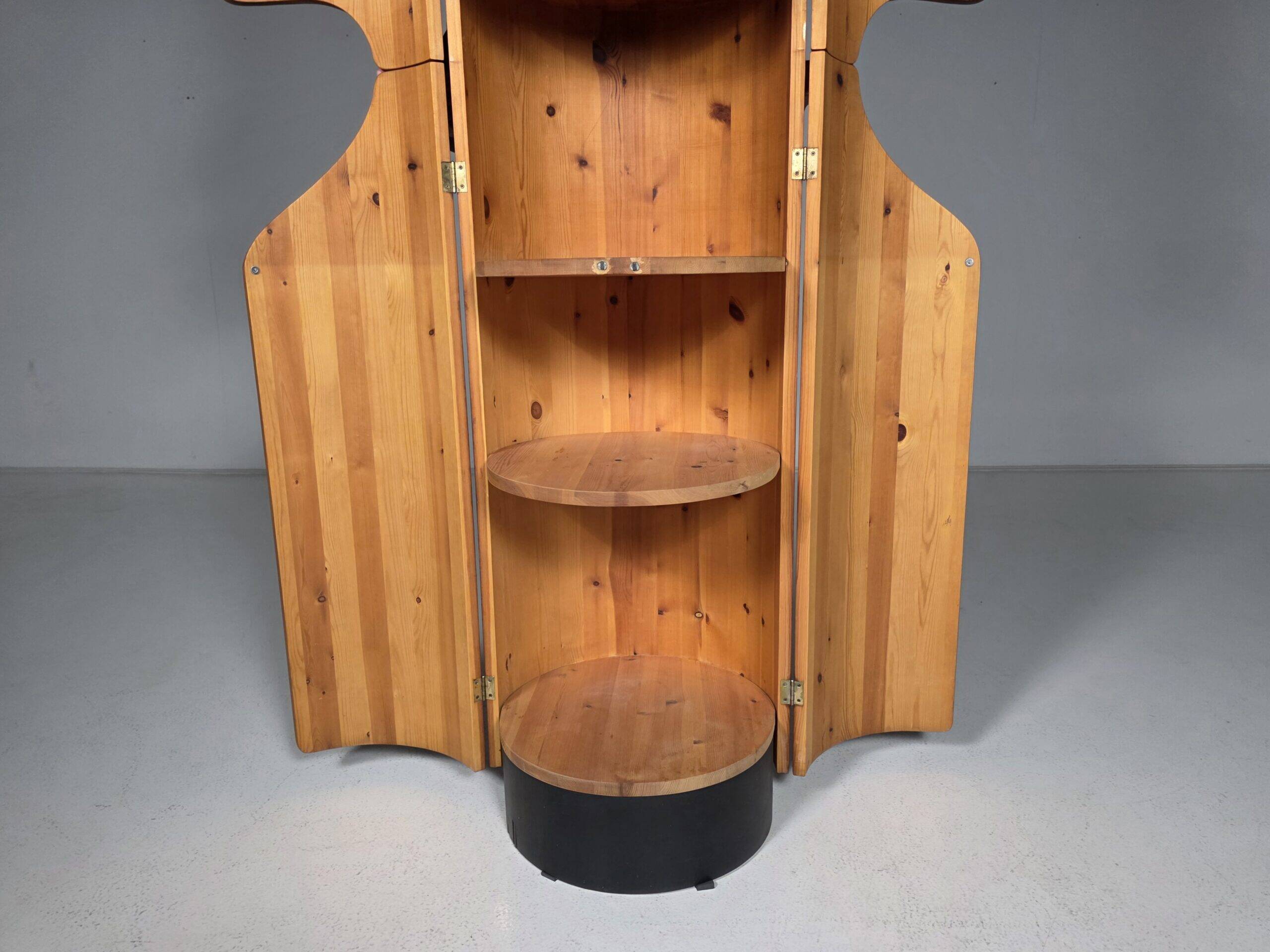Peter Opsvik “Passion” Cylindra armoire en pin, Norvège, 1986