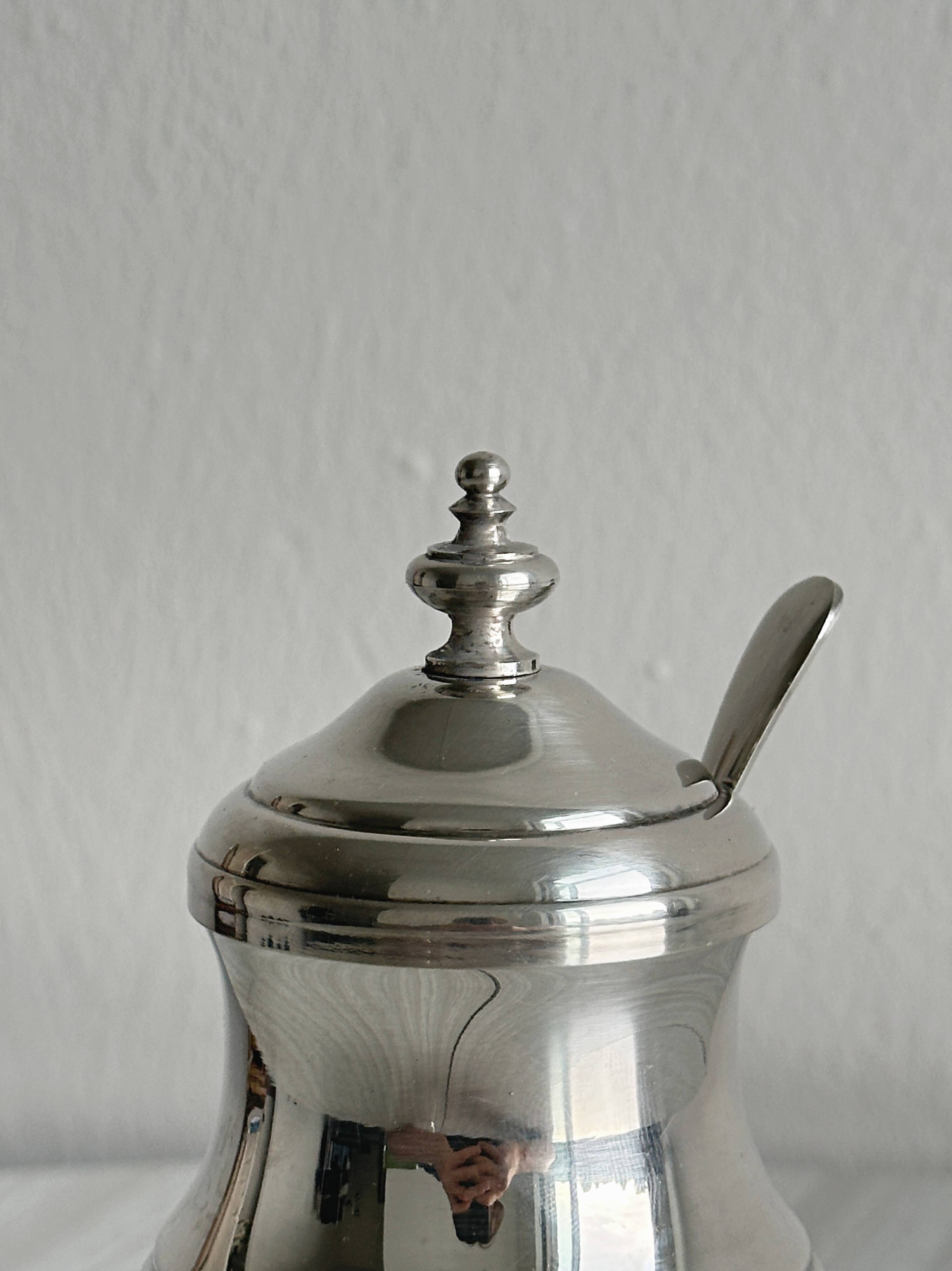 Mustard pot, sugar bowl in silver-plated metal