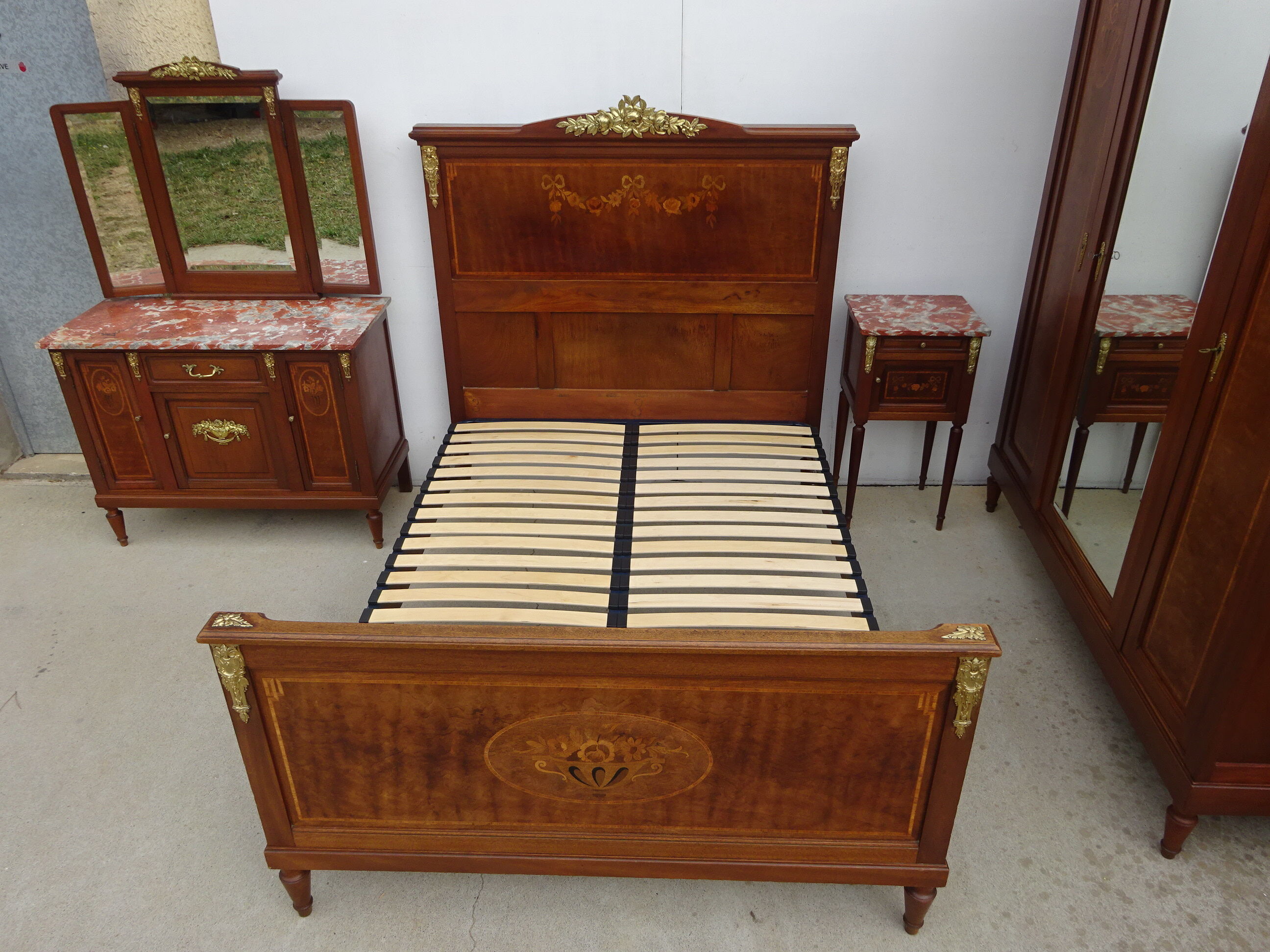 Mahogany bedside, marble incarnate of turquin, late nineteenth century