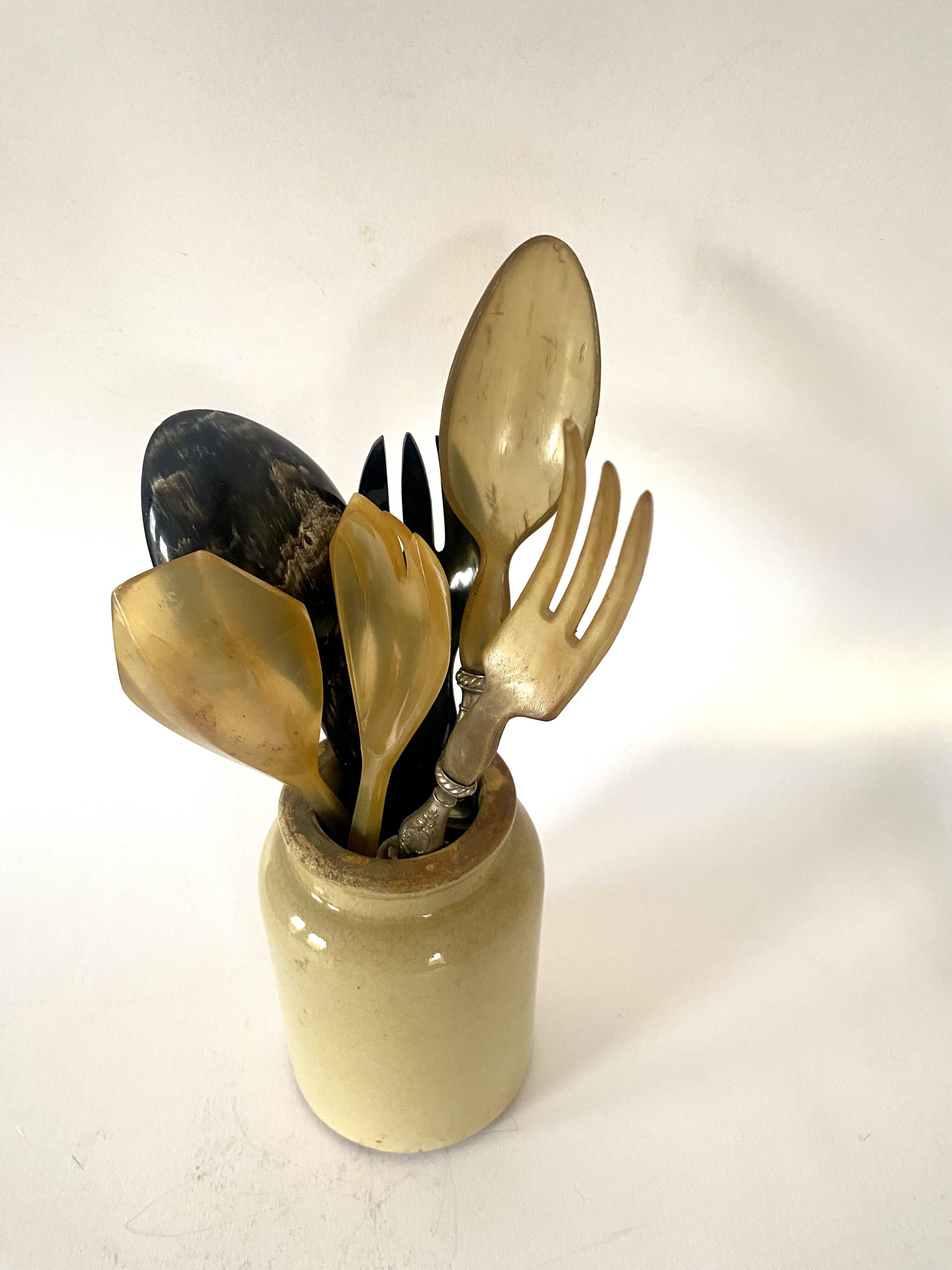 Stoneware grease pot, wooden cap