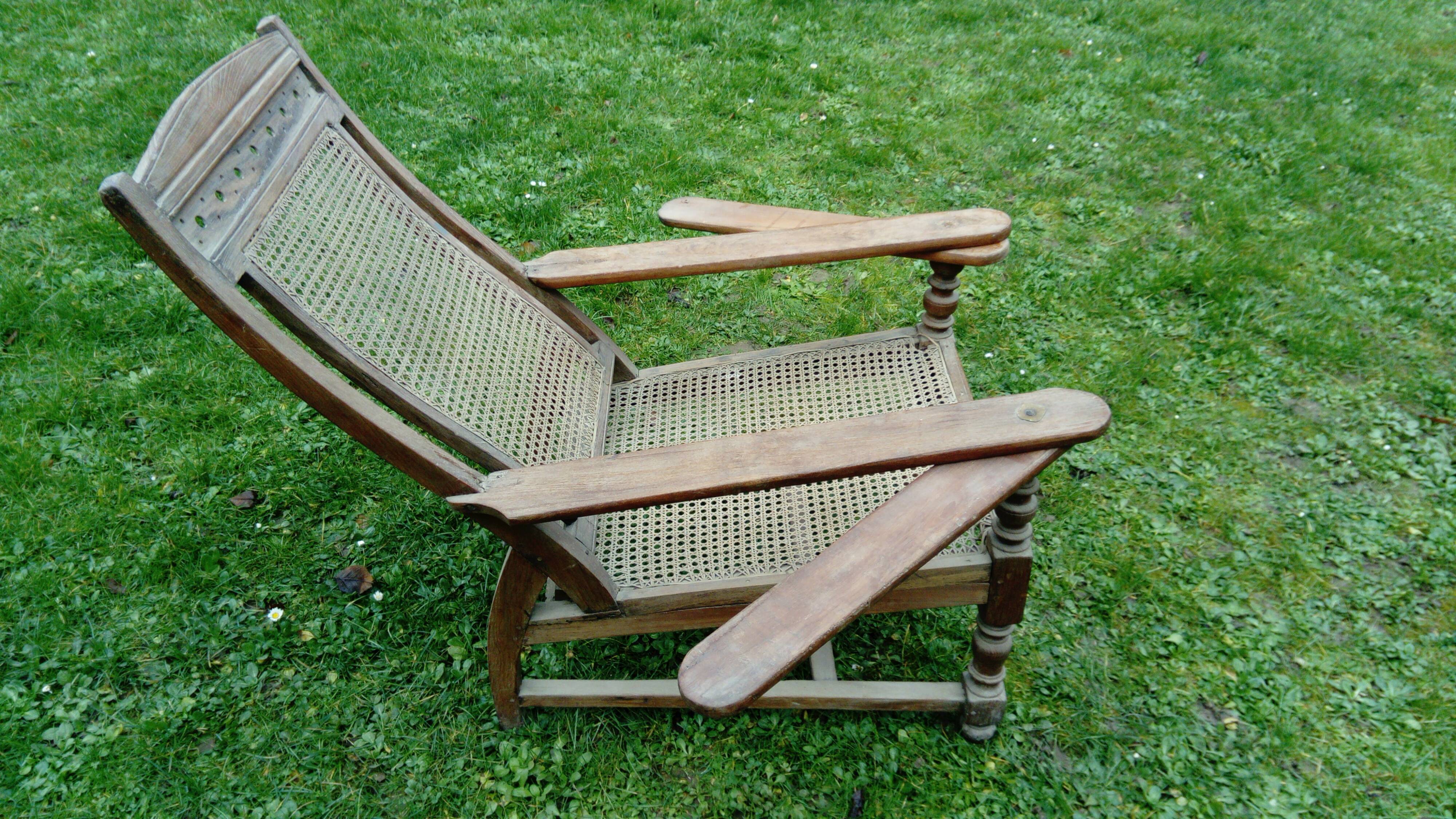 Fauteuil colonial avec repose pieds