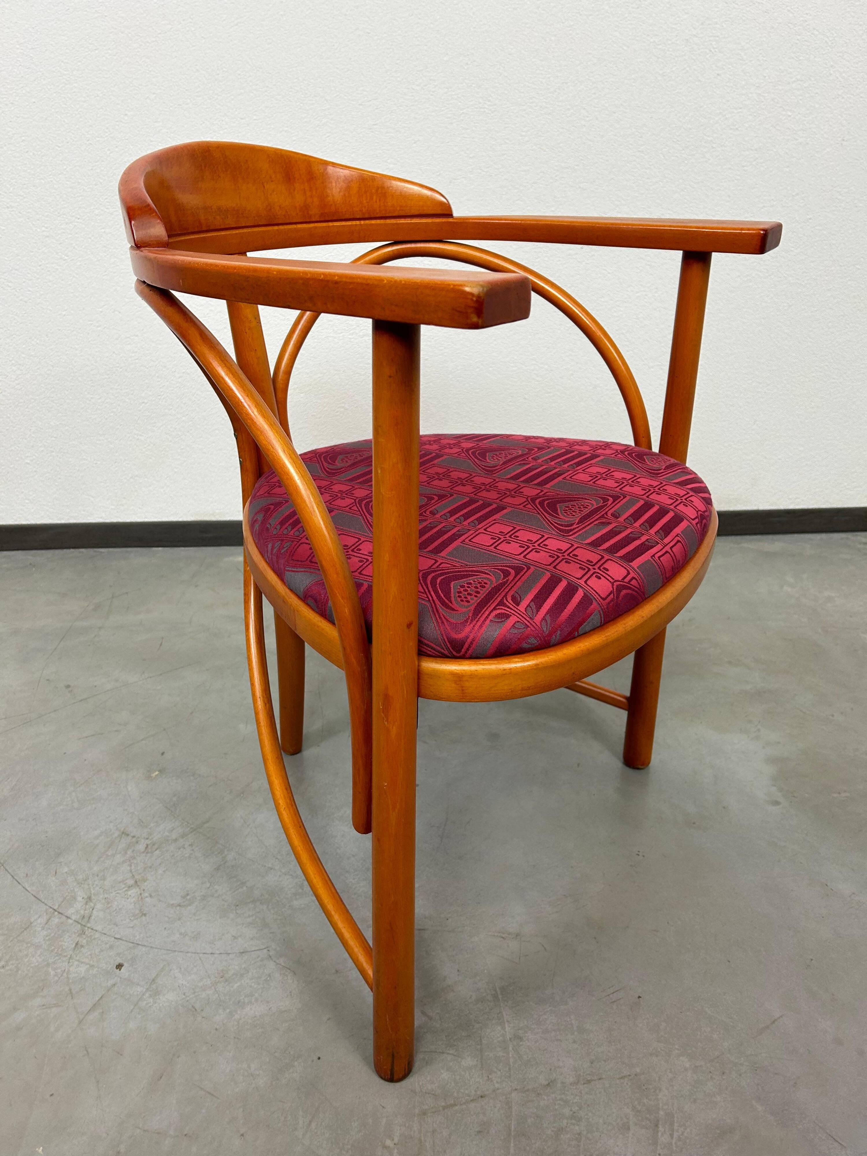 Tripod chairs Secession No. 81 by Thonet
