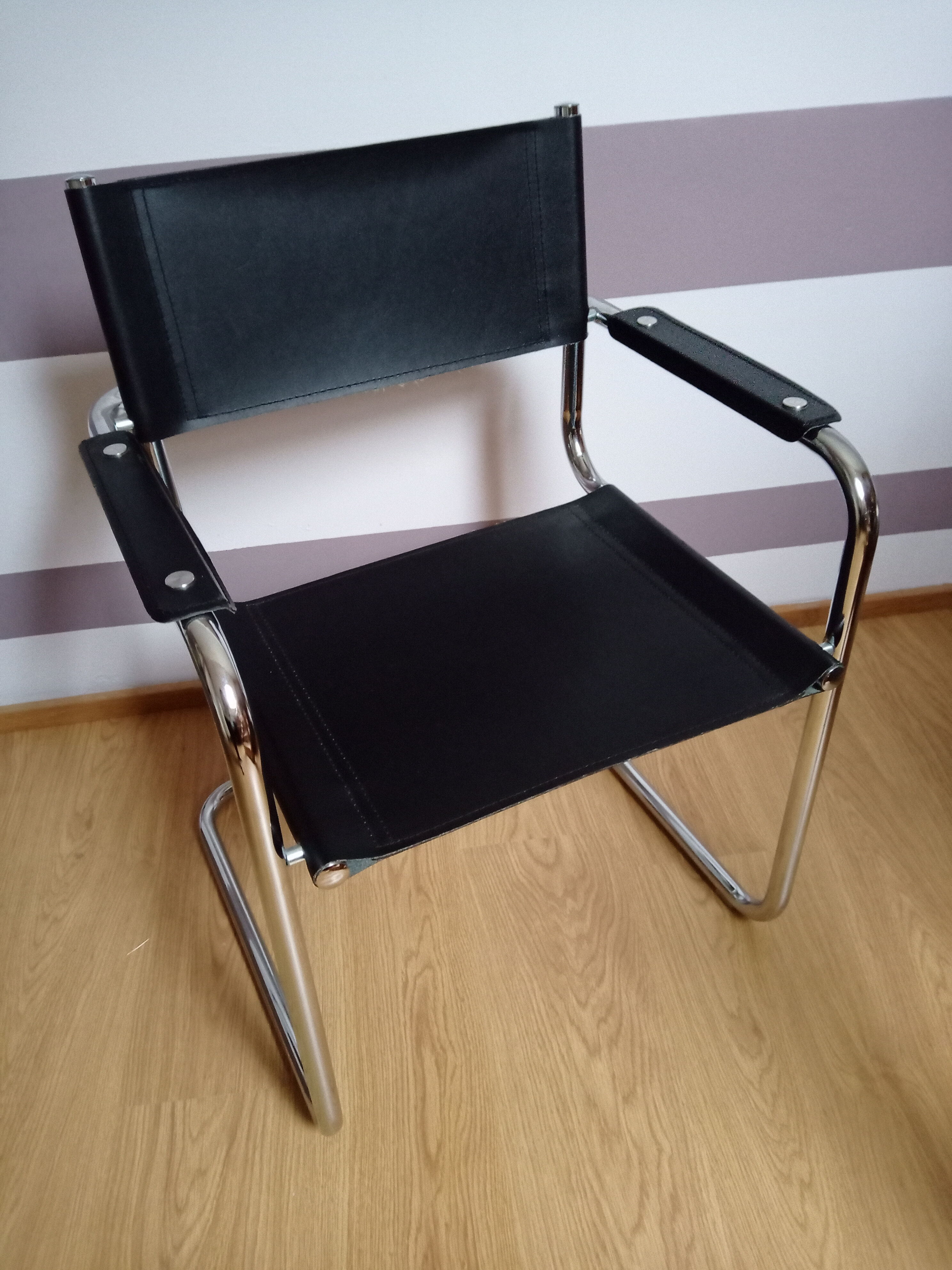 Cantilever S34 model armchair