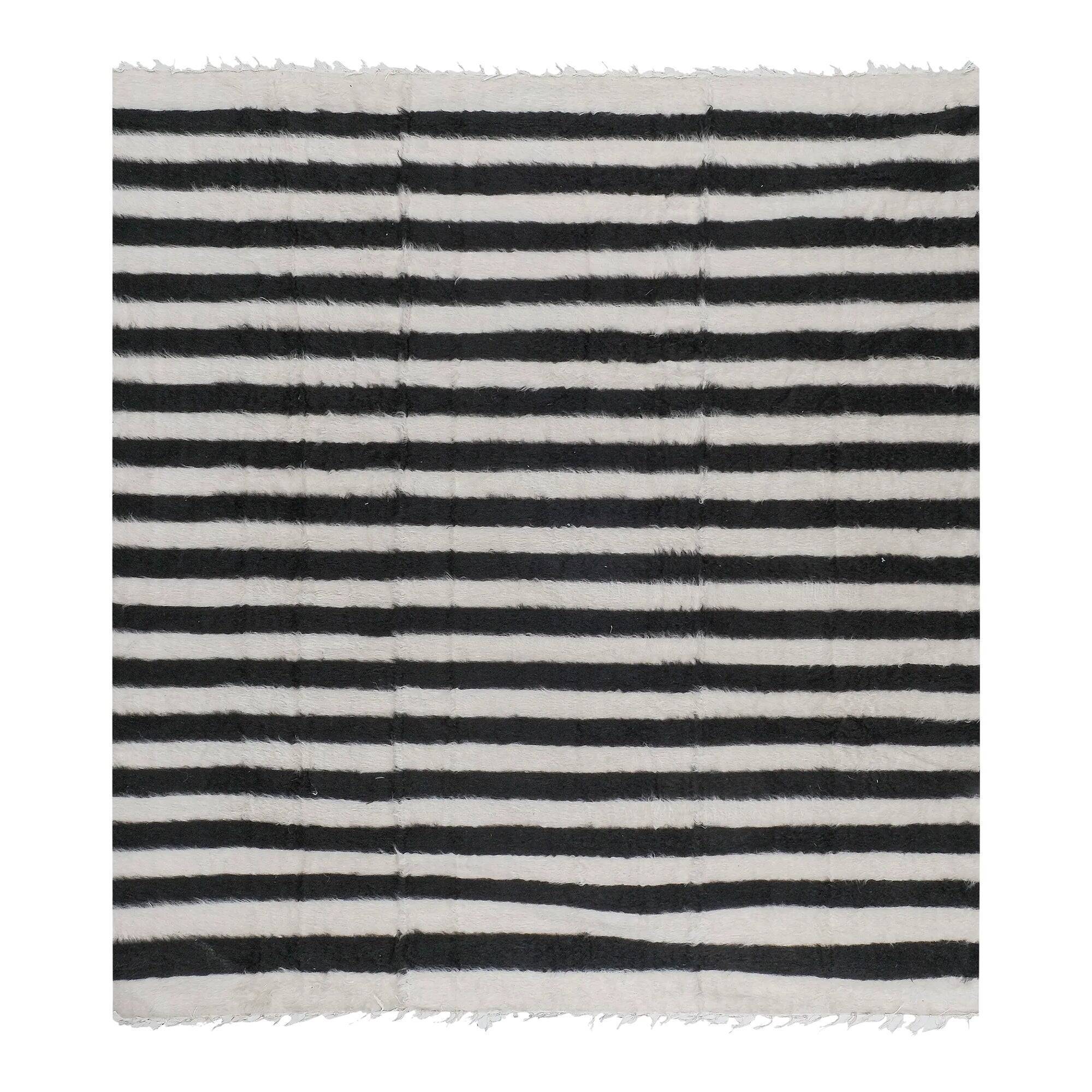 Vintage Turkish kilim, handwoven, 223x239 cm.