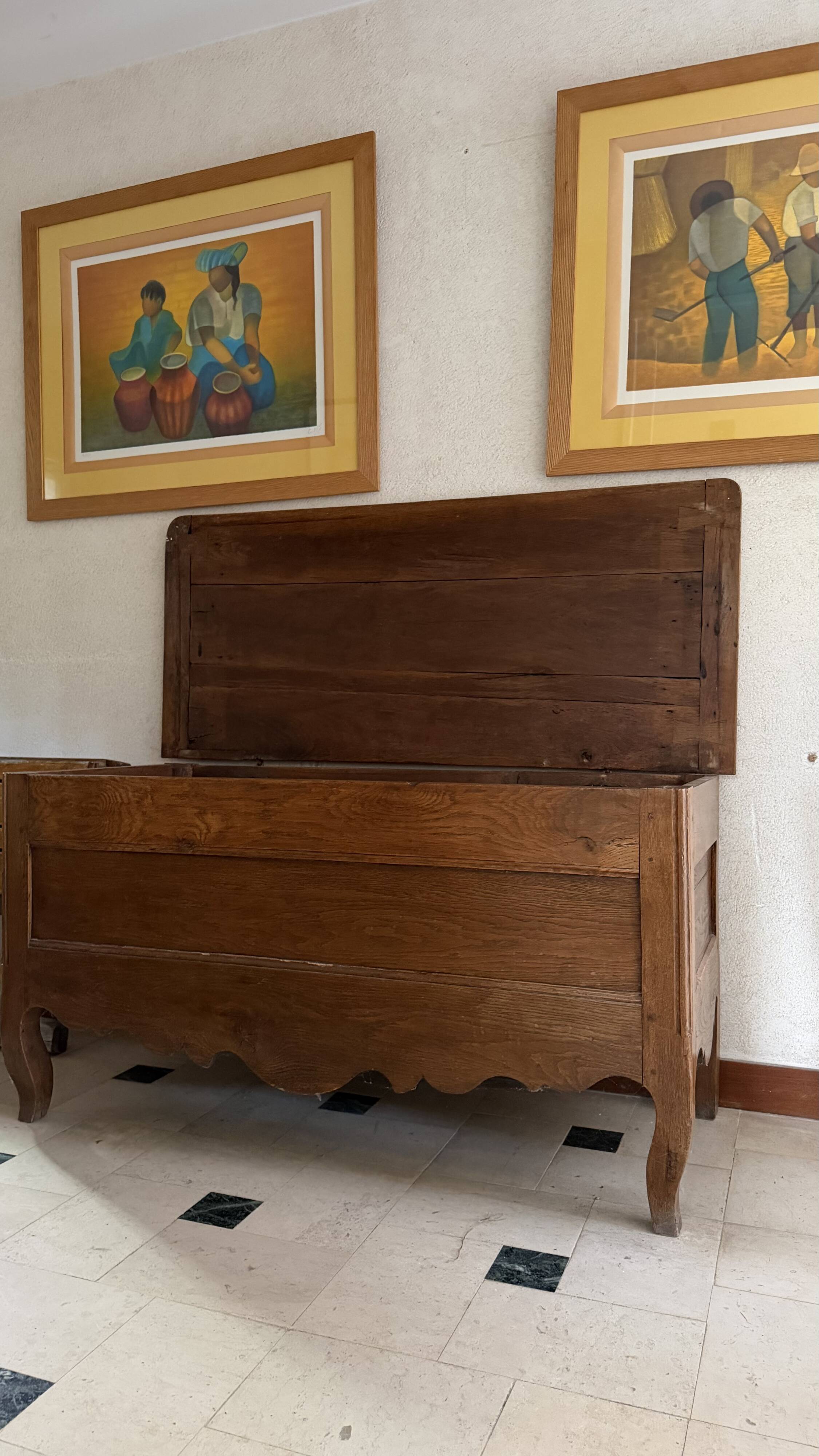 Ancien, coffre en chene massif – ideal deco campagne et maison de caractère
