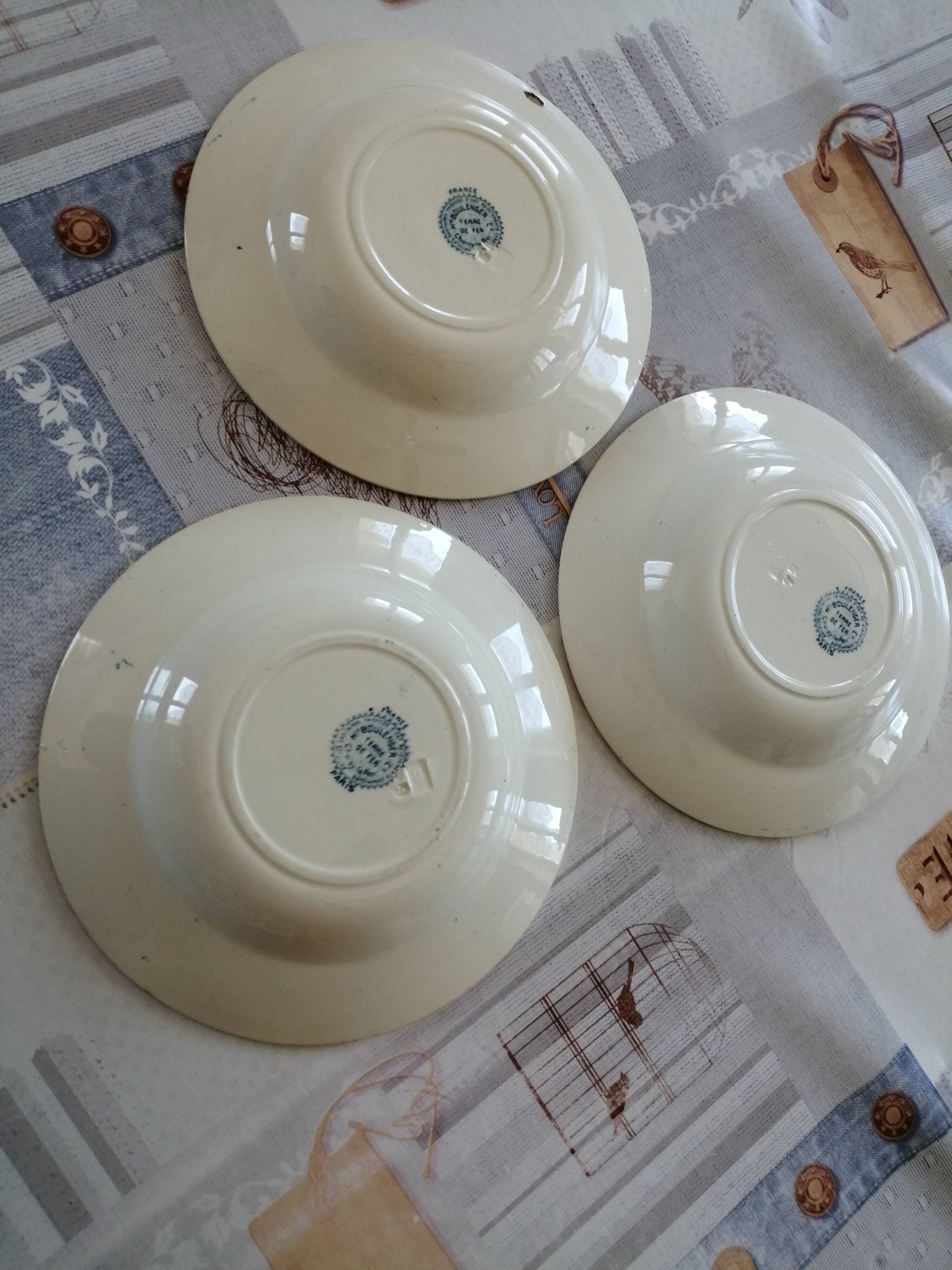 Hollow plates pink pattern, iron earth