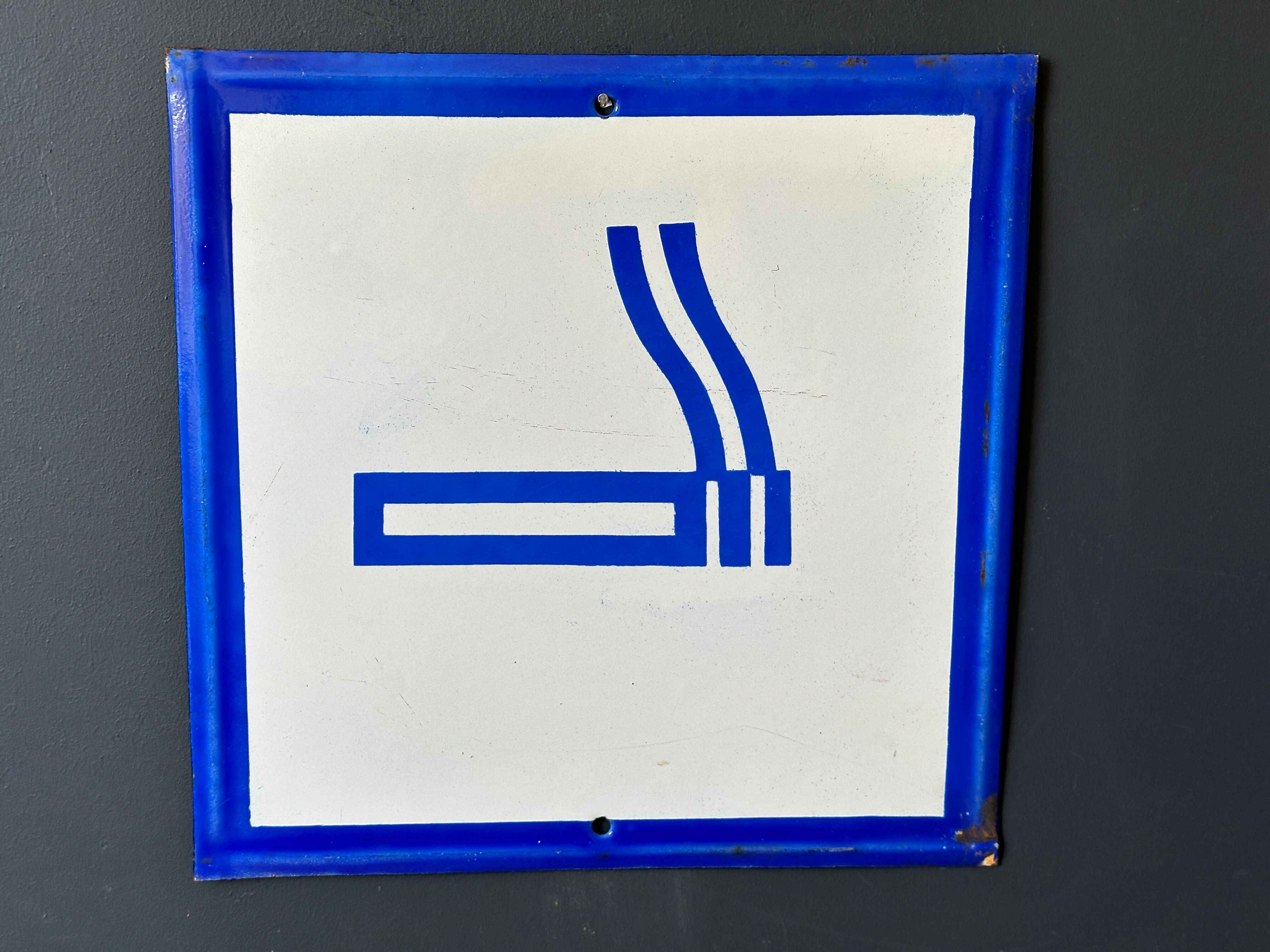 Smoking area vintage Europe industrial enamel sign decoration
