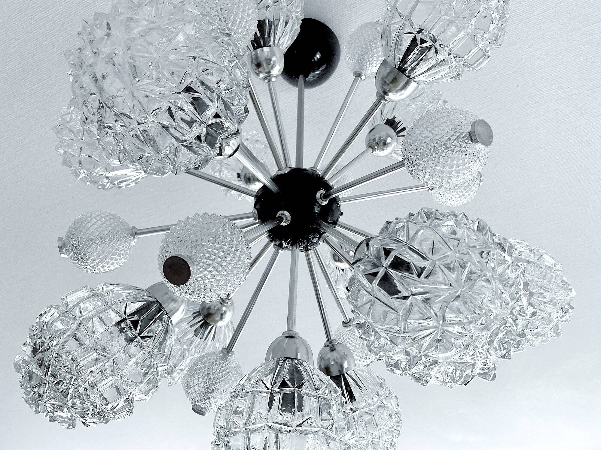 Large vintage pendant light, 70s