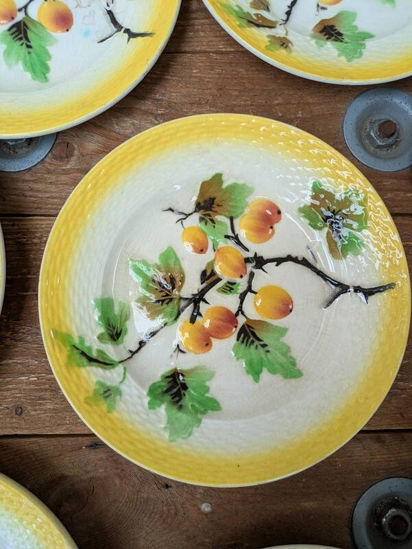 Set of 8 small fruit slip plates Orchies Moulin des Loups