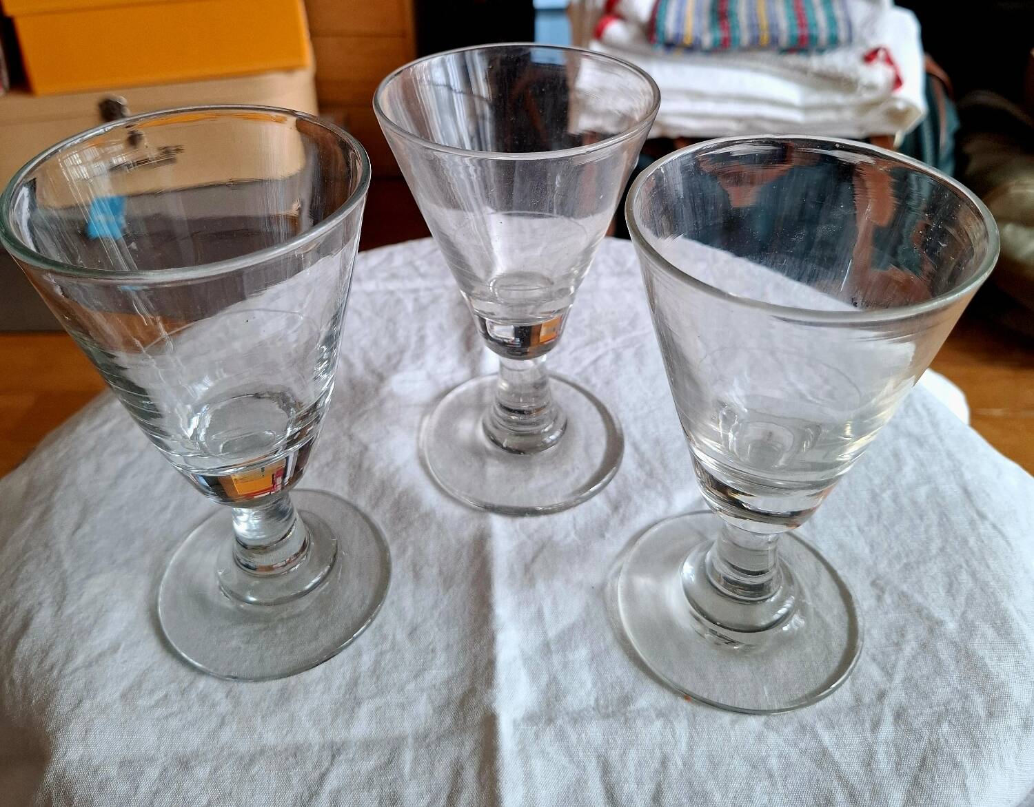 Trois verres coniques à dose  (absinthe)