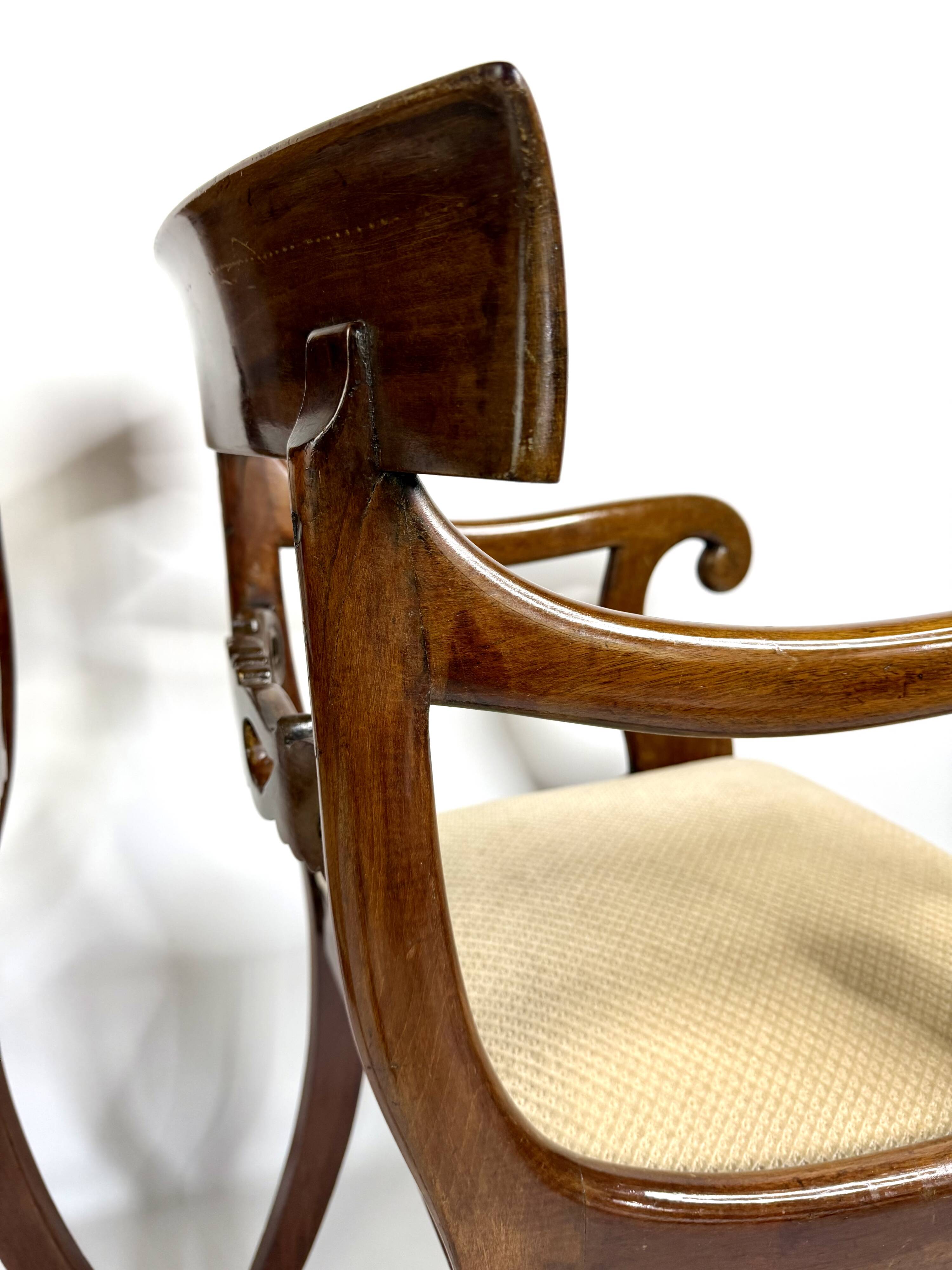 Pair of English mahogany armchairs from the 19th century – Regency style
