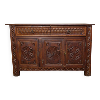 Buffet en pin sculpté, art populaire montagnard, 1950s