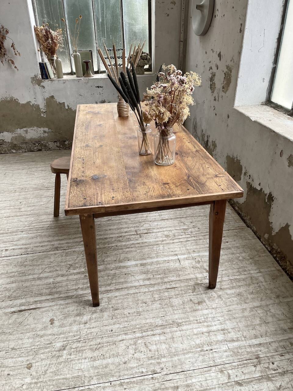 Farmhouse table with spindle legs 2m