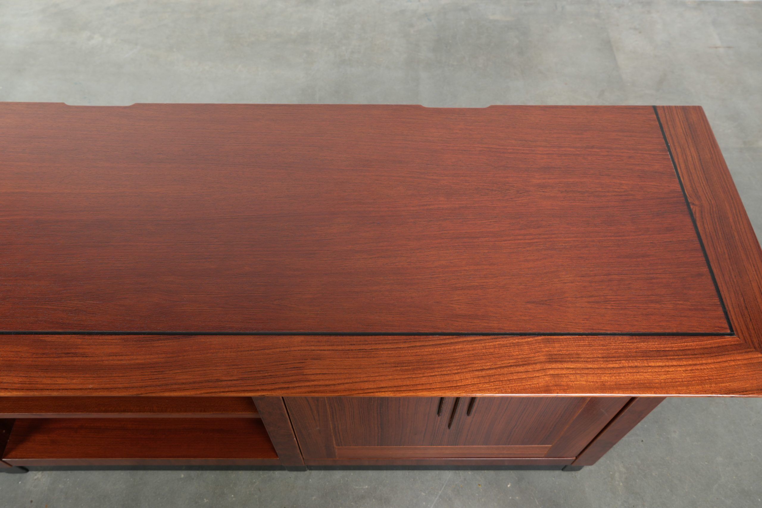 In good condition Art Deco design sideboard/TV cabinet