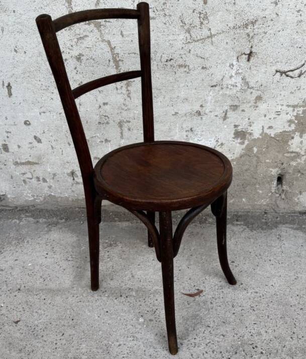 Set of 7 old Baumann bistro chairs in curved wood with round seat