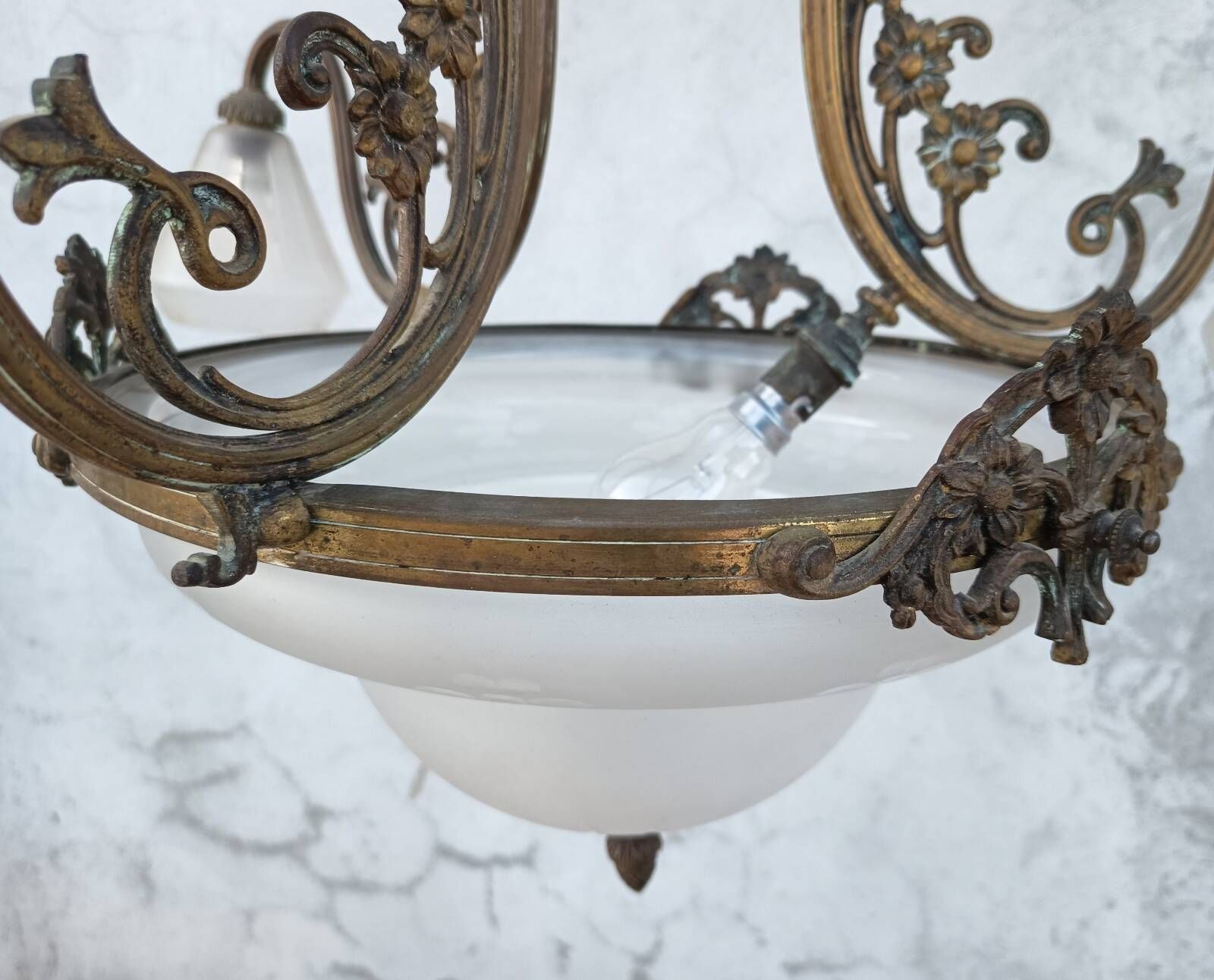 Art Nouveau chandelier in brass and bronze