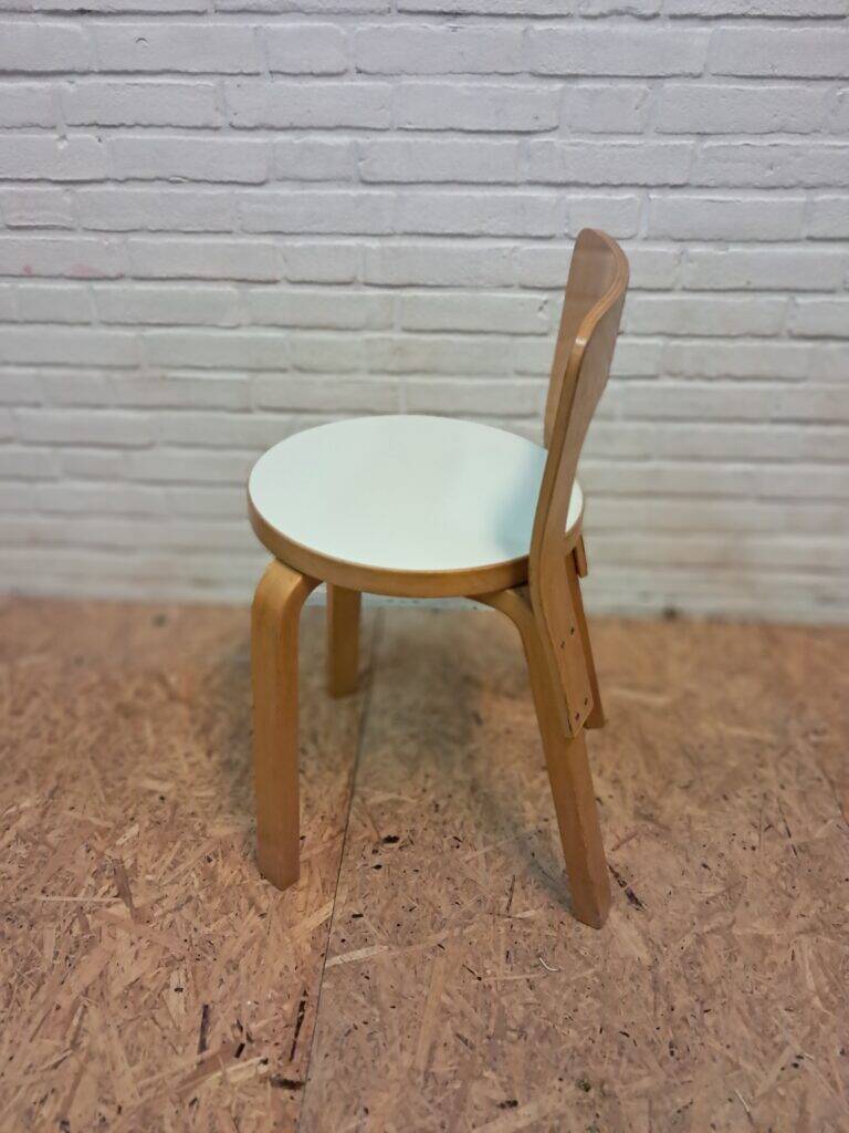 Aalvar Aalto 65 children's chair