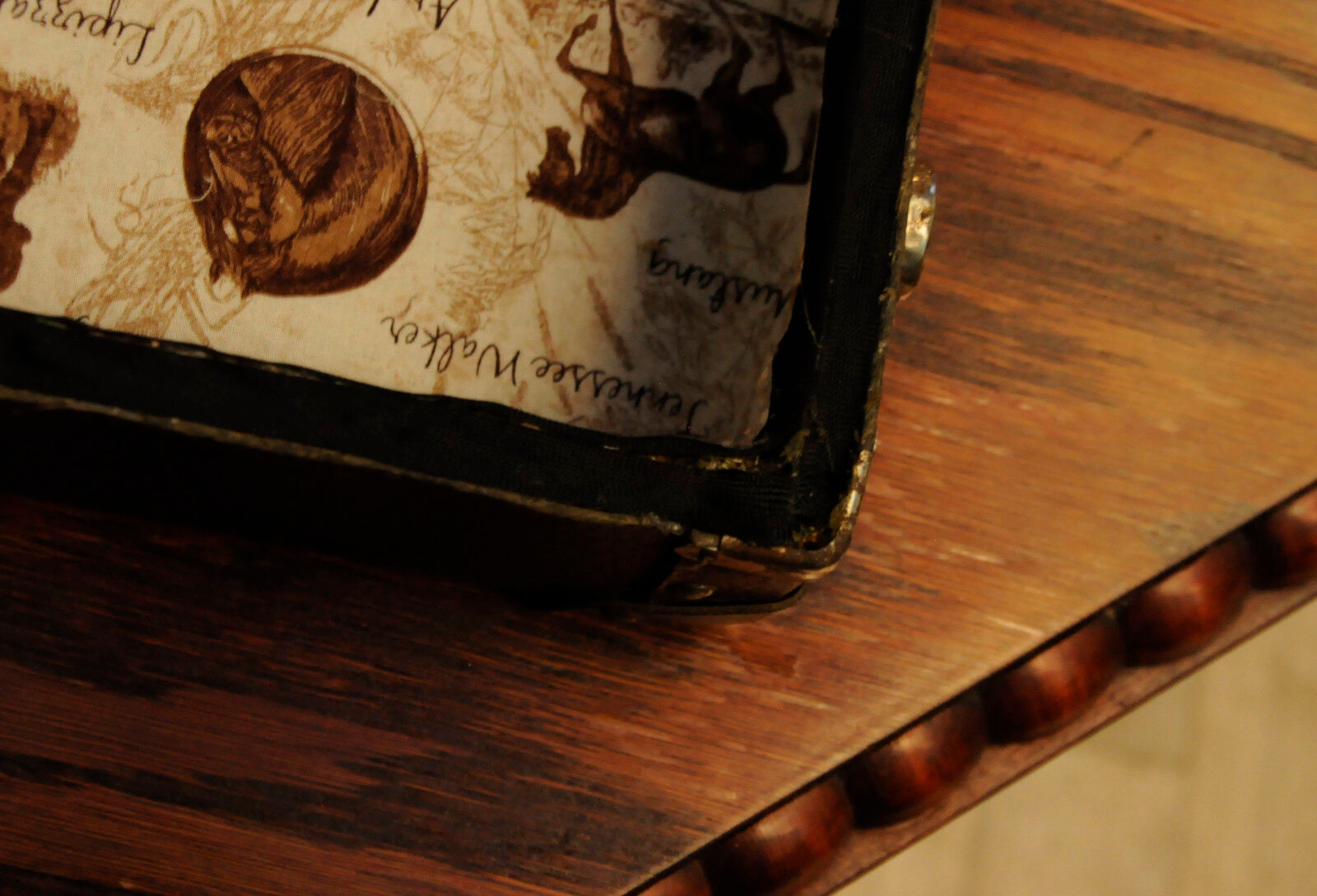 Retro suitcase 60s 70s vintage