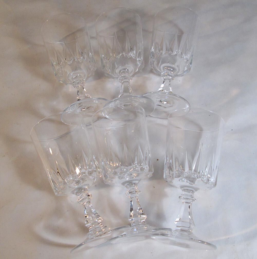 6 glasses of Arques crystal wine